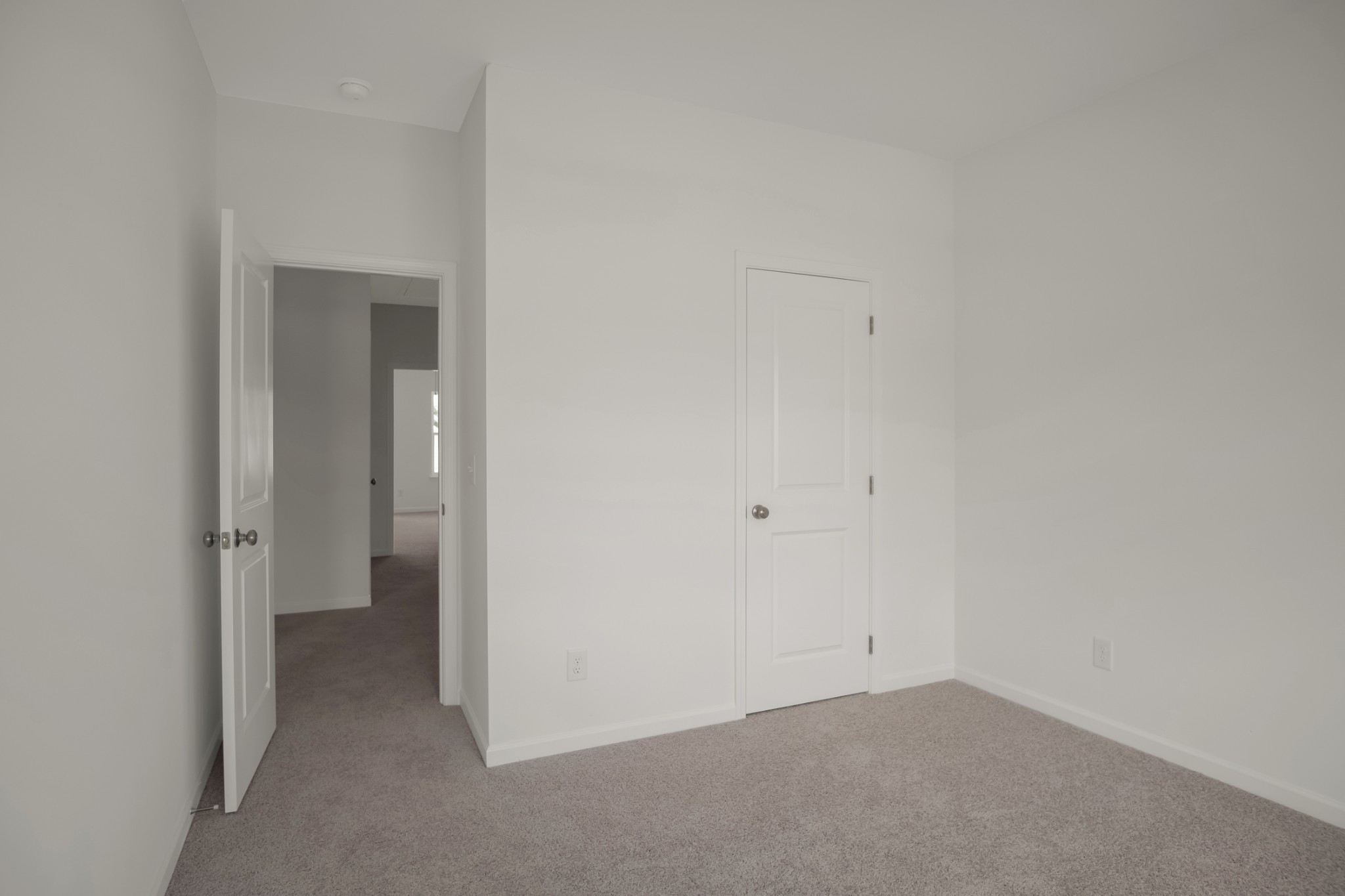 210 Gunnersbury Dr Property Photo 27