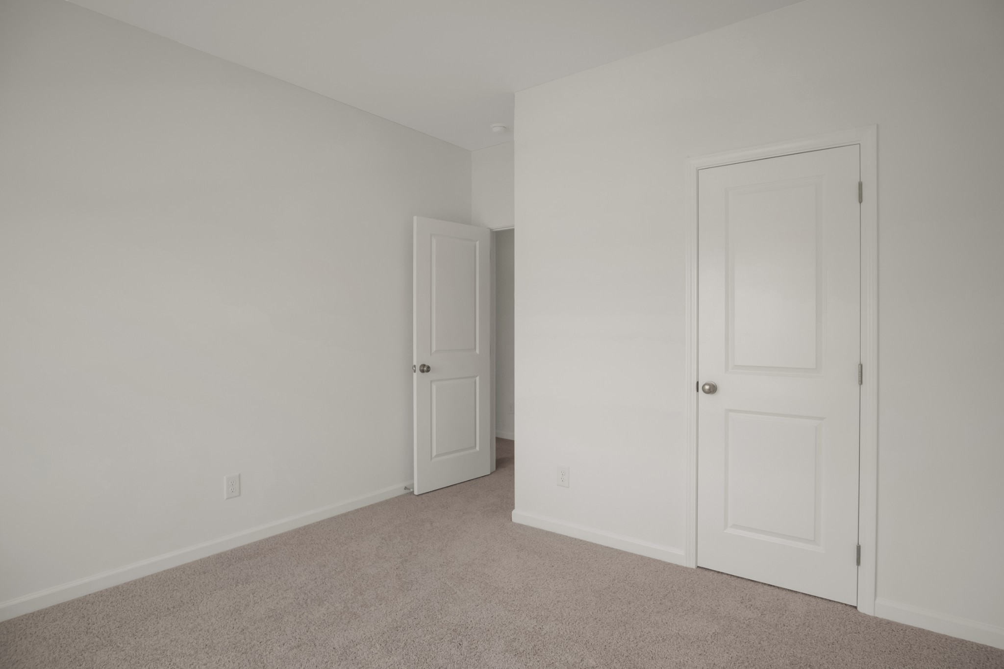 210 Gunnersbury Dr Property Photo 28