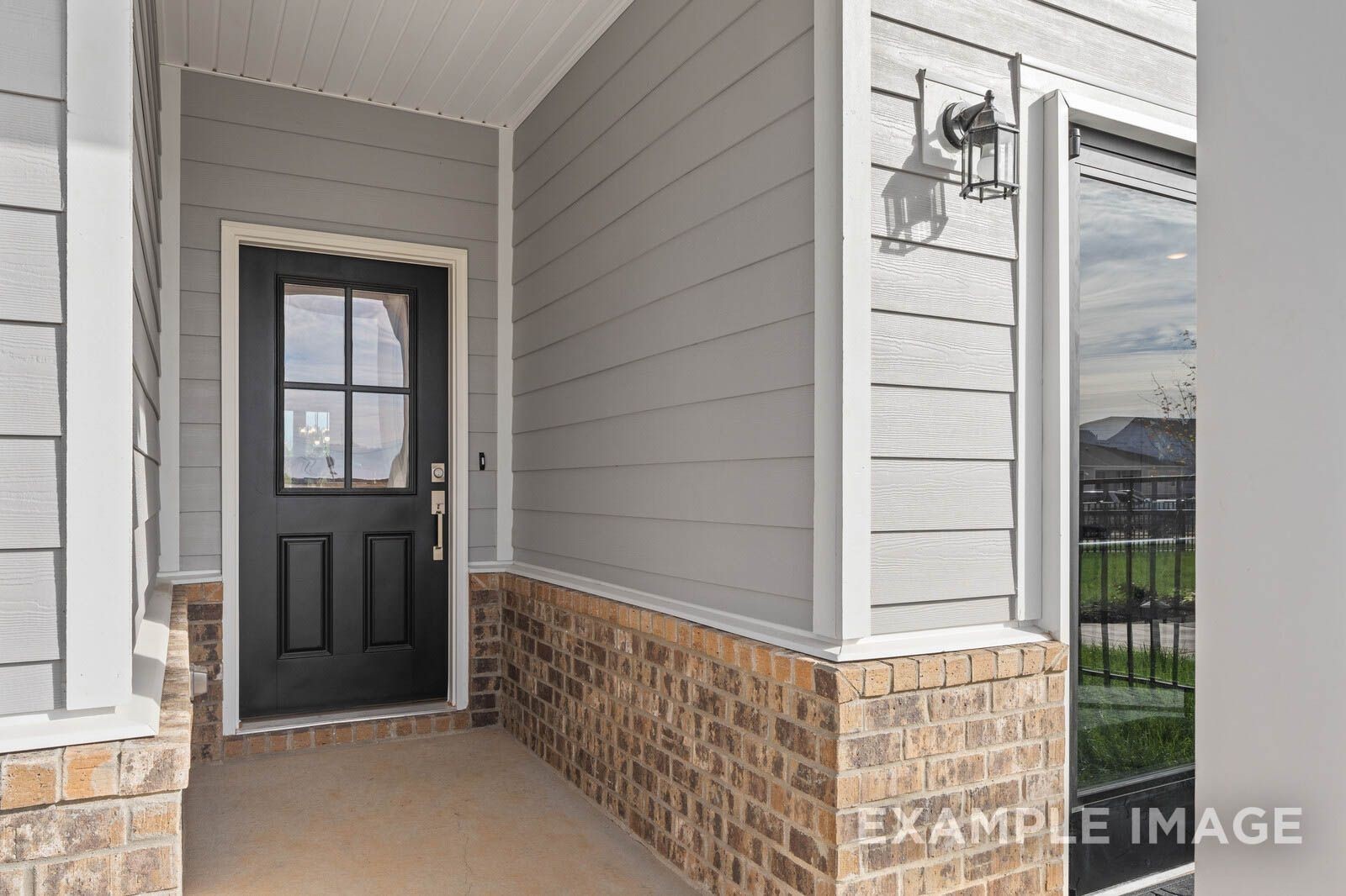 1556 Sutton Drive Property Photo 2