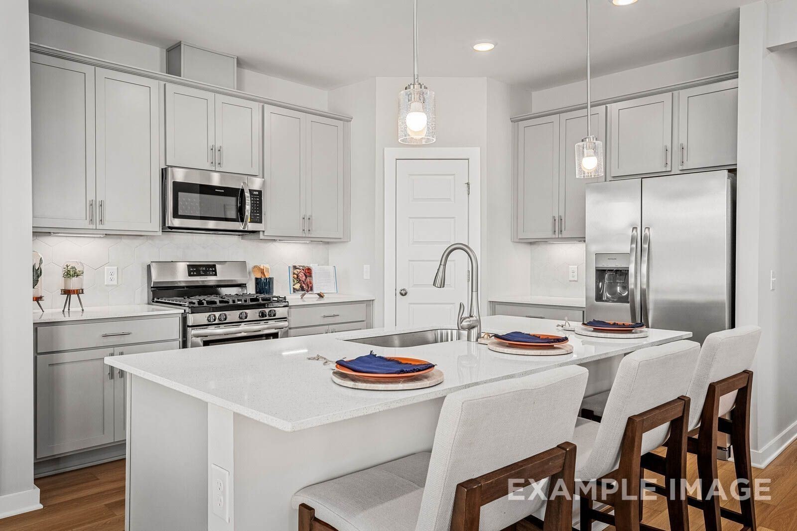 1556 Sutton Drive Property Photo 11