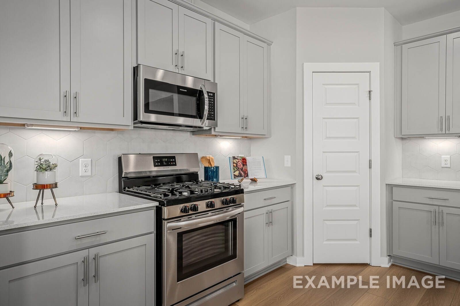 1556 Sutton Drive Property Photo 12