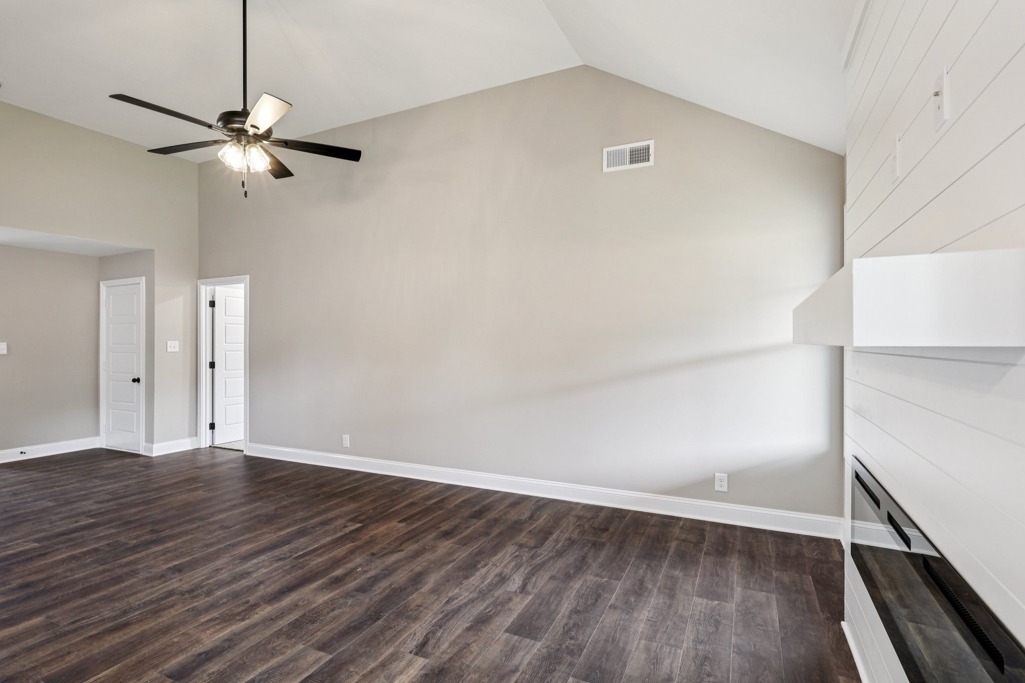 741 Carrillo Dr Property Photo 8