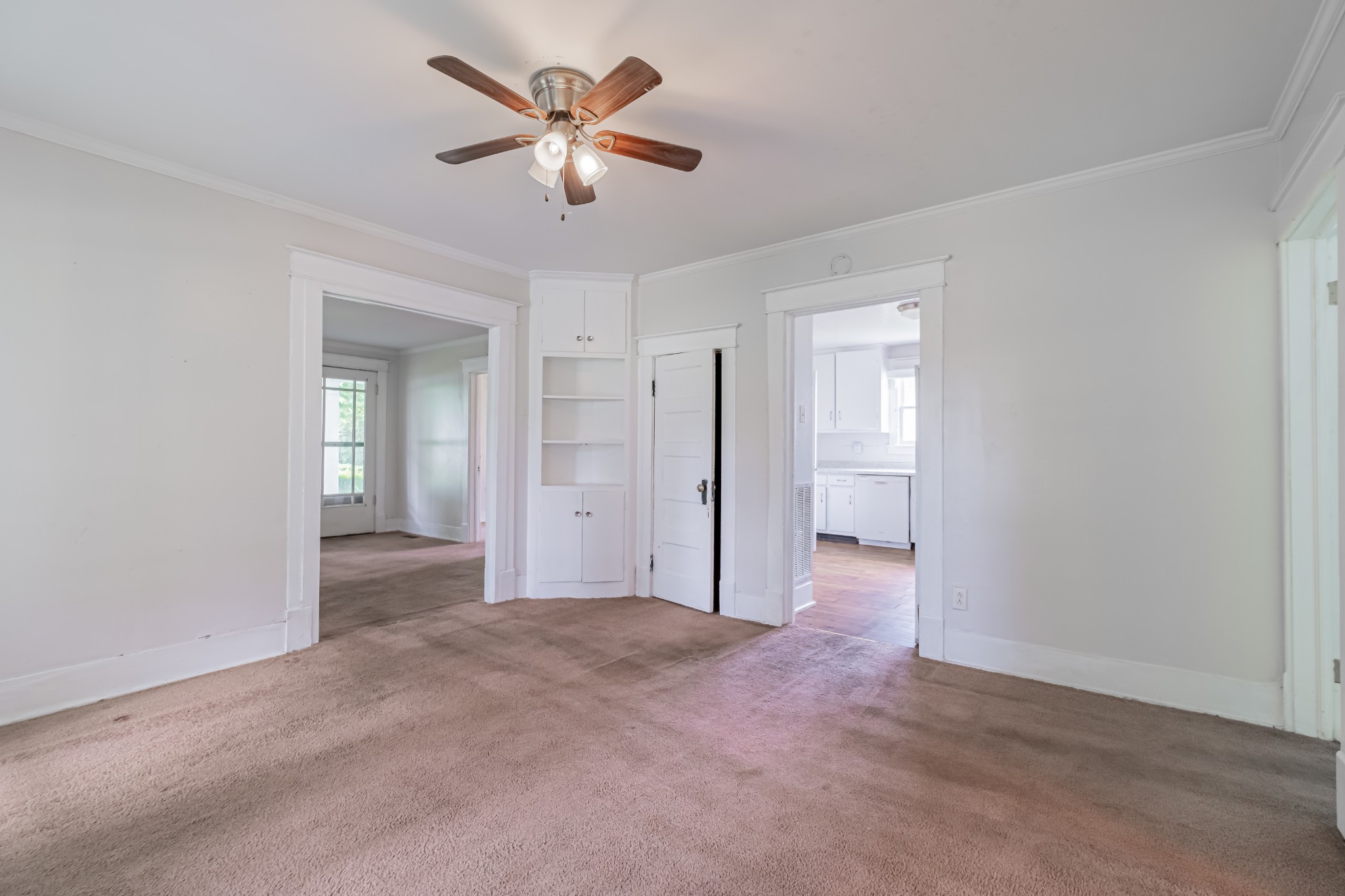 800 N Washington St Property Photo 14