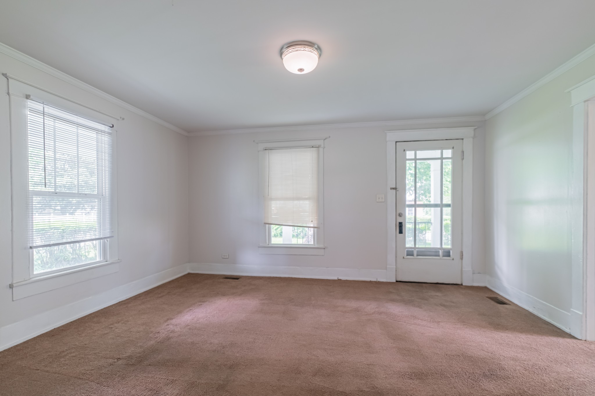 800 N Washington St Property Photo 27