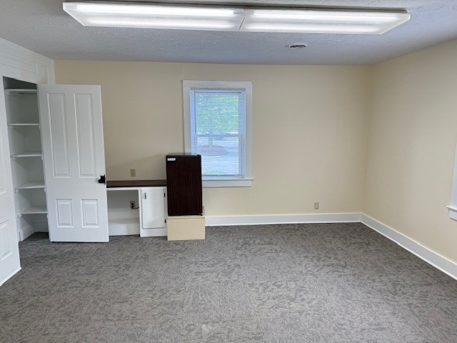 107 E Grundy St Property Photo 11