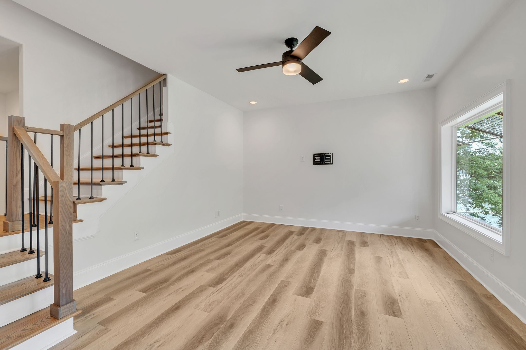 36 Chestnut St Property Photo 27