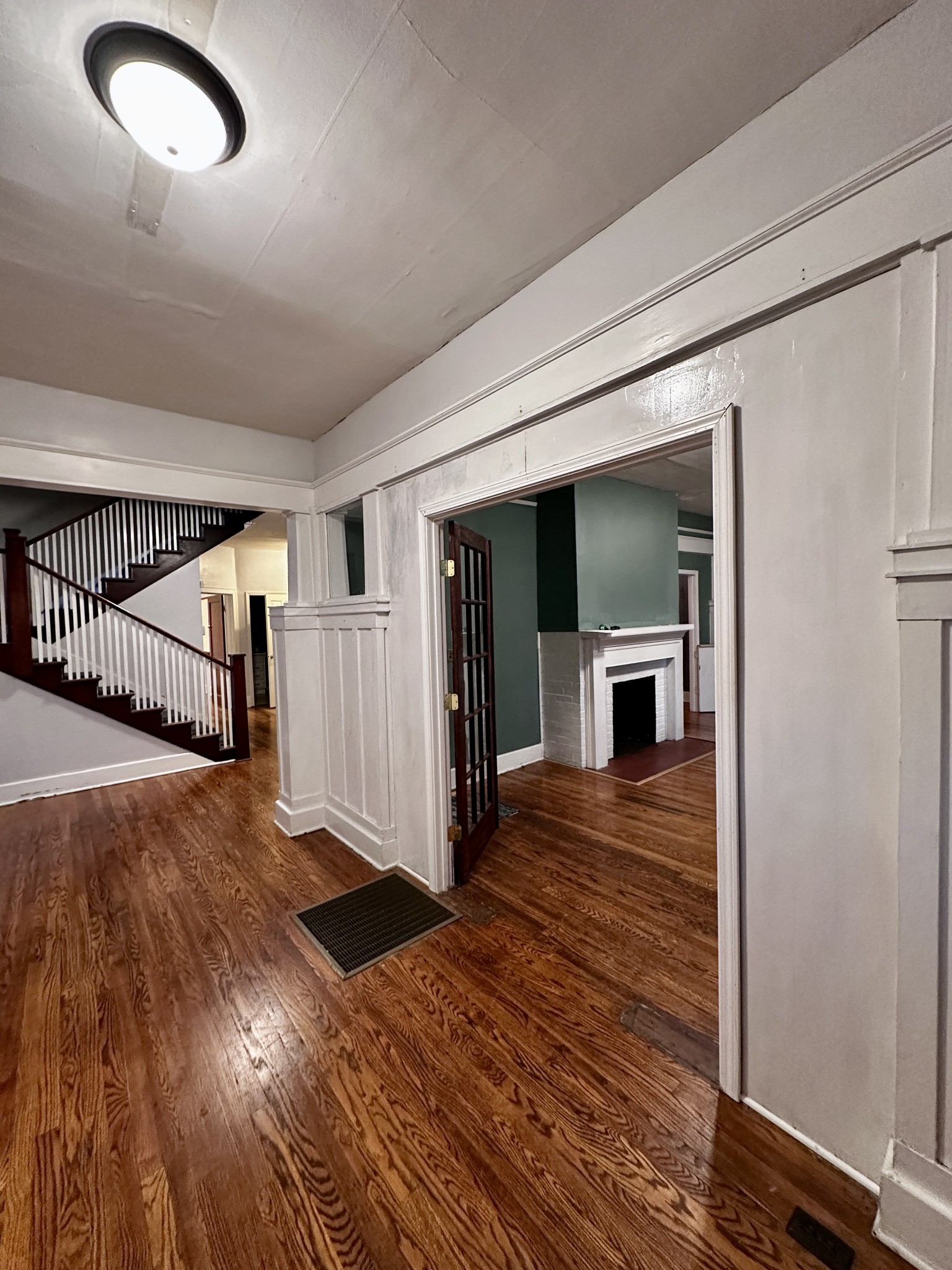 1015 Madison St Property Photo 3