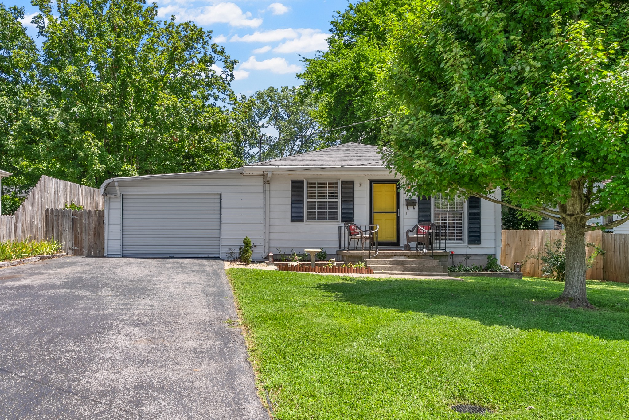 2626 Kenwood Dr Property Photo 1