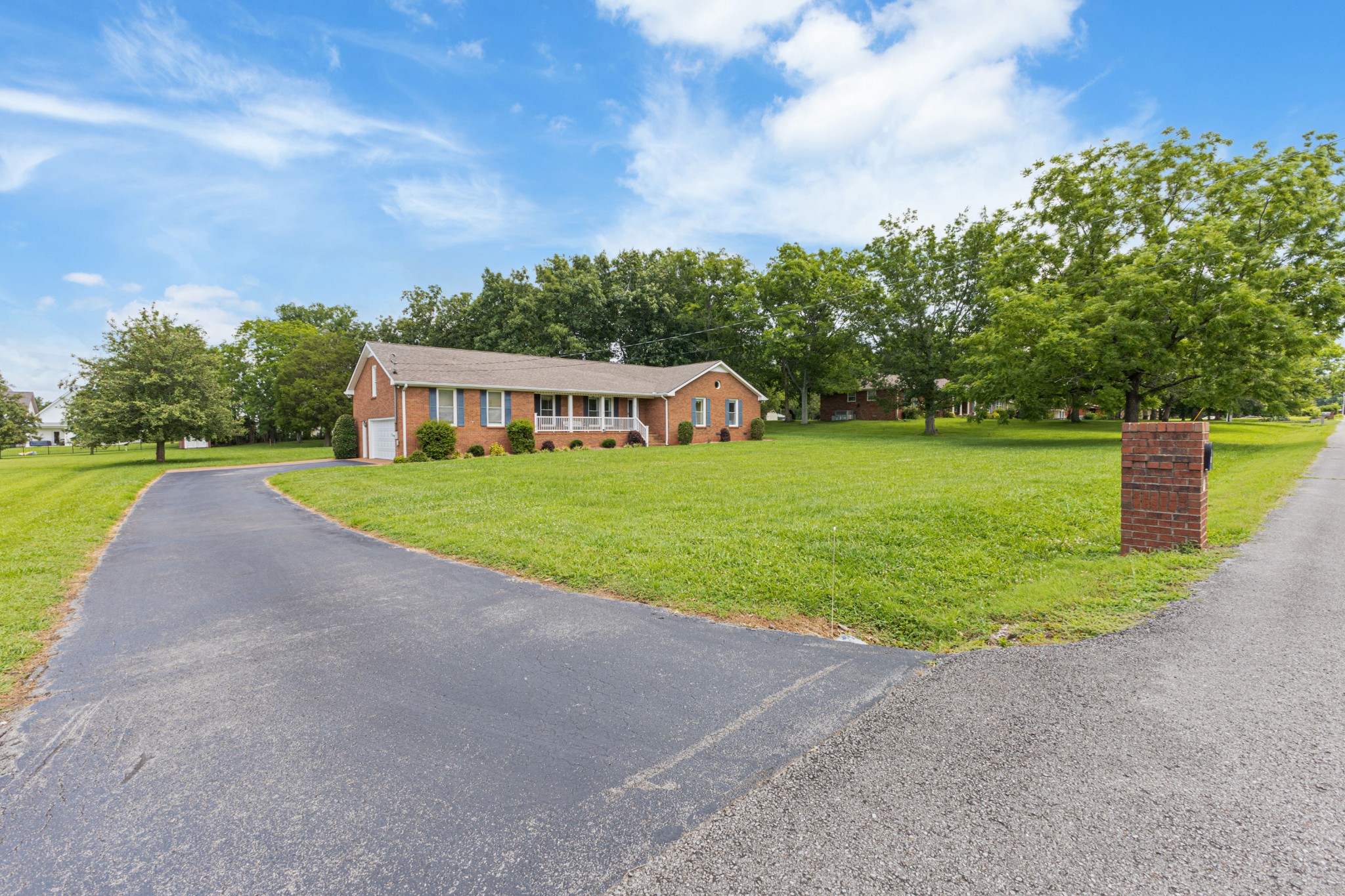 1613 Ponderosa Trl Property Photo 3