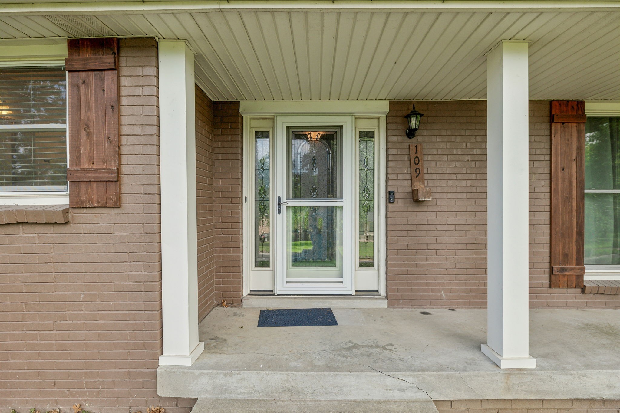 109 Cloverdale Ct Property Photo 4