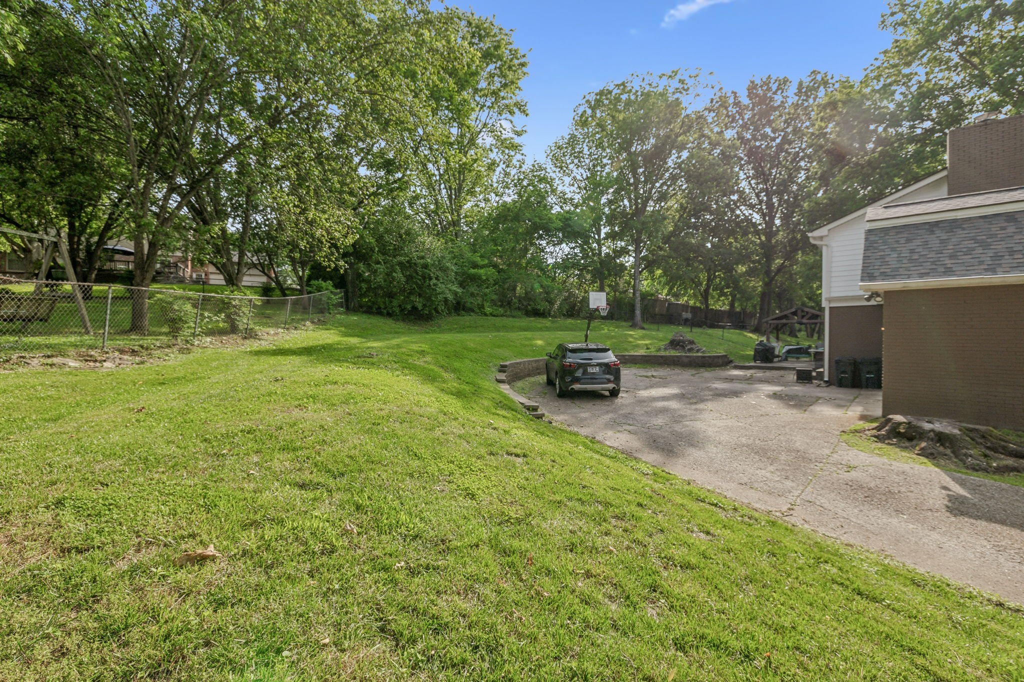 109 Cloverdale Ct Property Photo 39