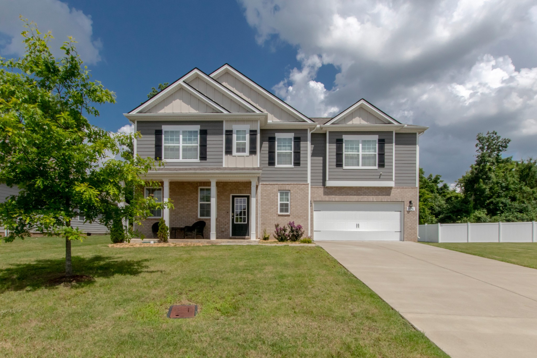 1031 Altavista Ln