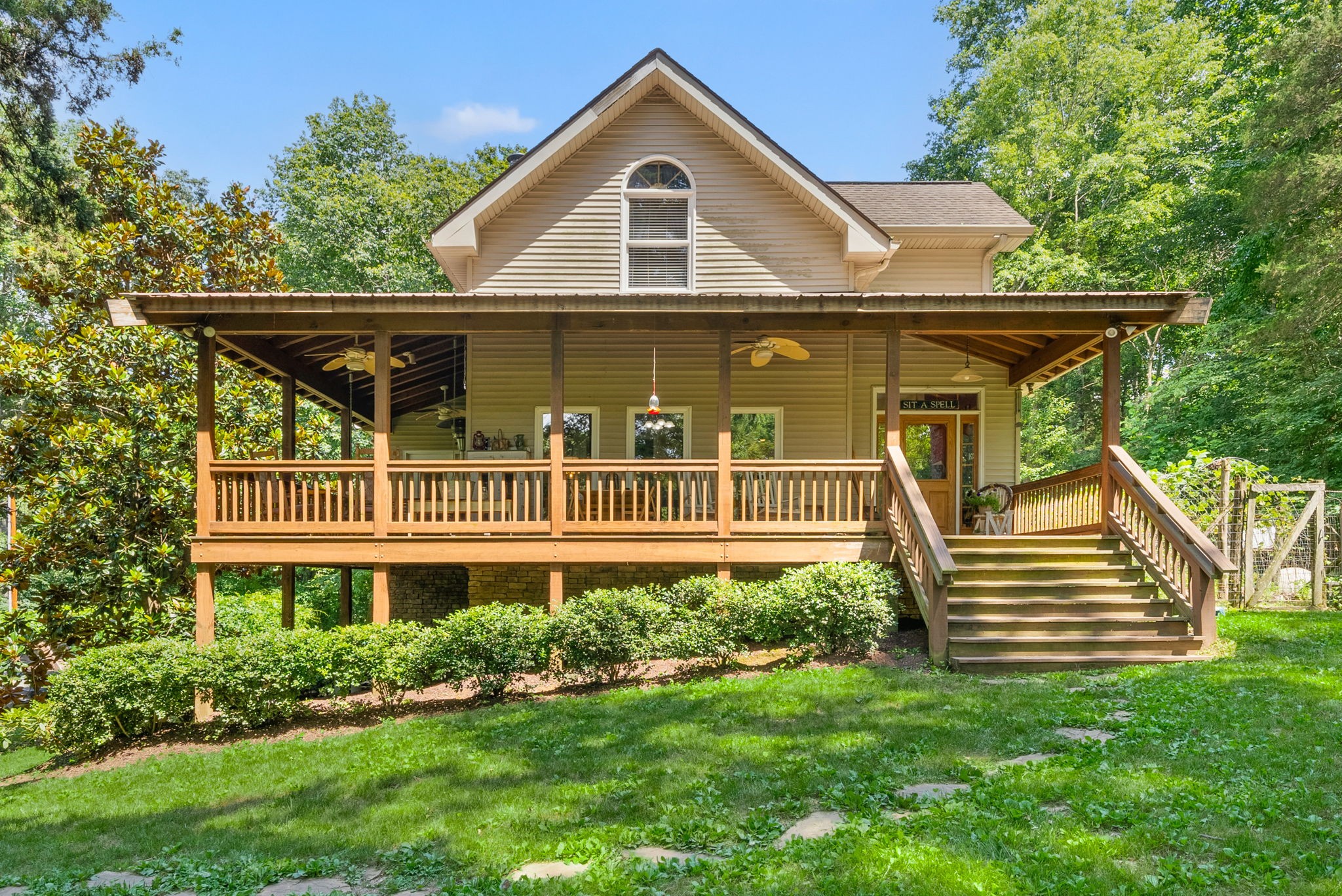 825 Durham Rd Property Photo