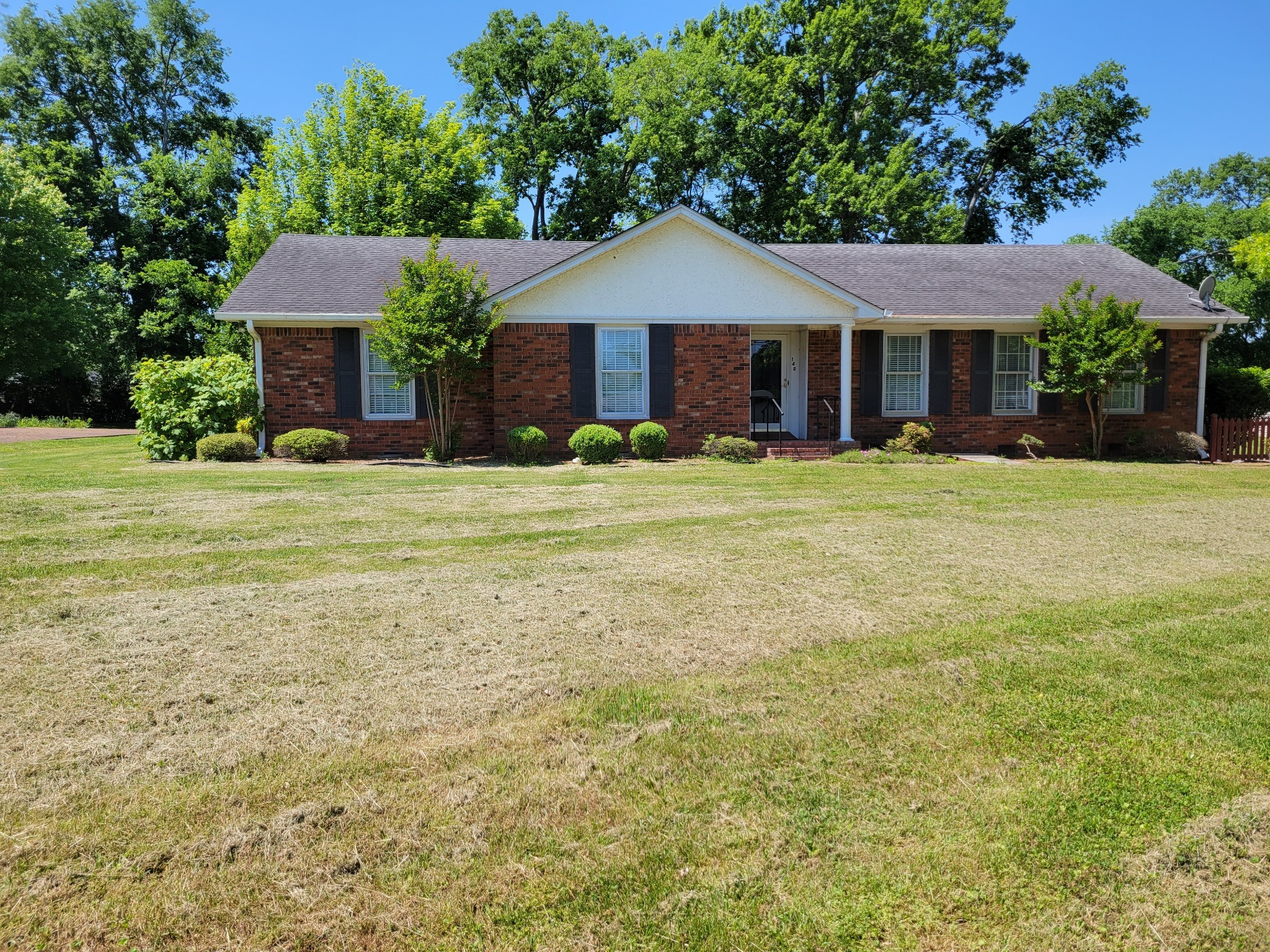 140 Sherry Cir Property Photo 1