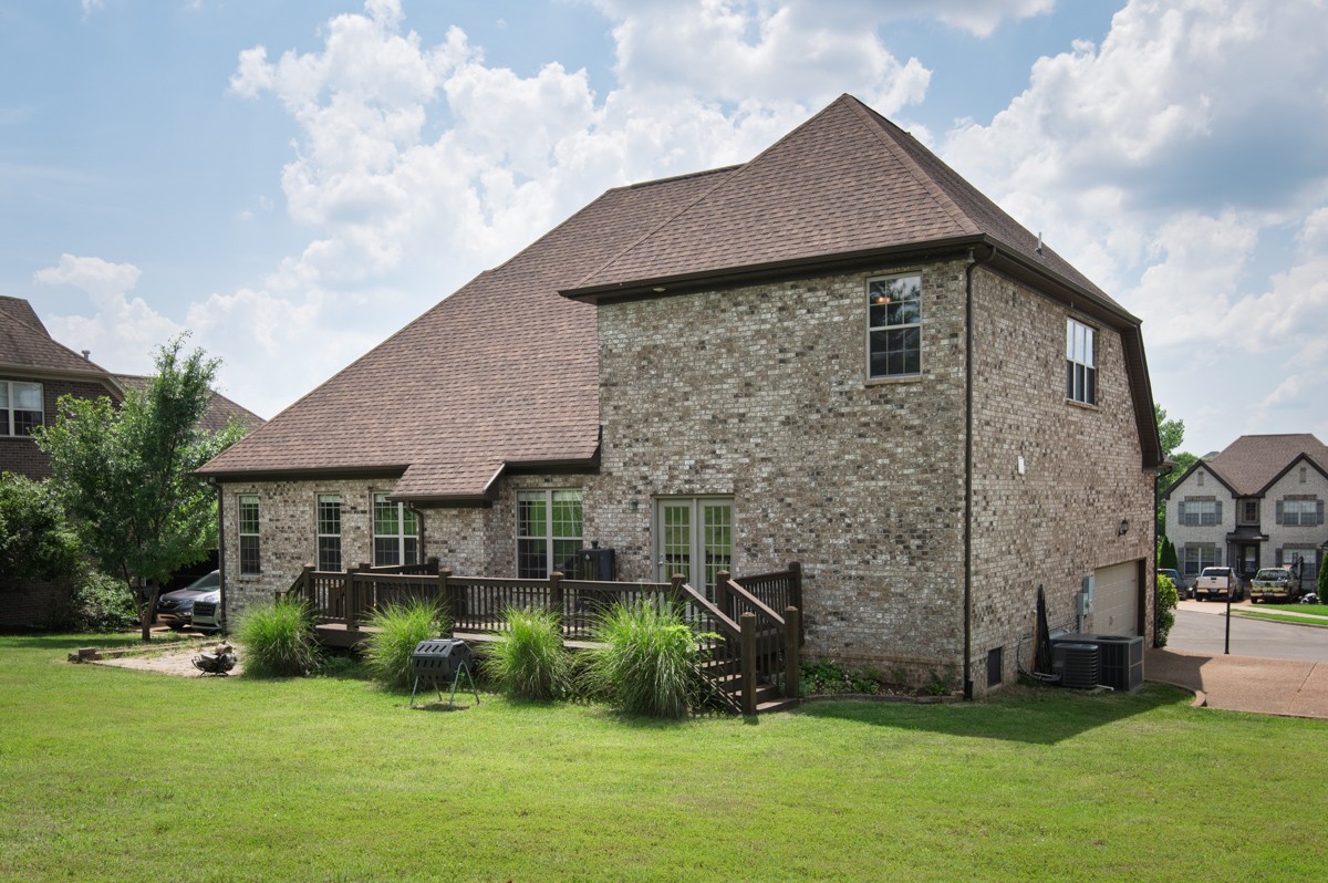 1073 Lillian Ln Property Photo 40