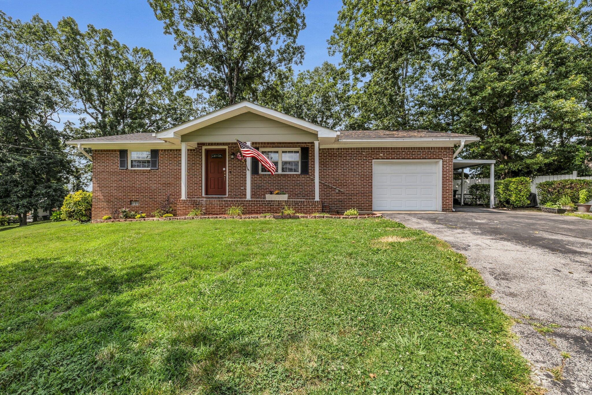 1235 Northern Court Property Photo 2