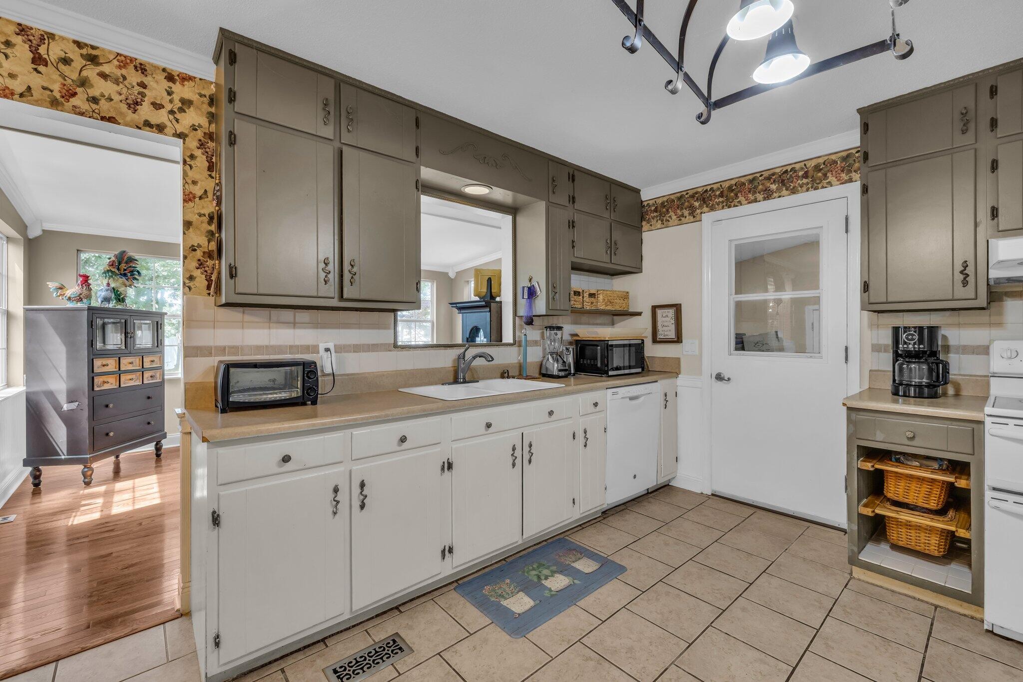 1235 Northern Court Property Photo 11