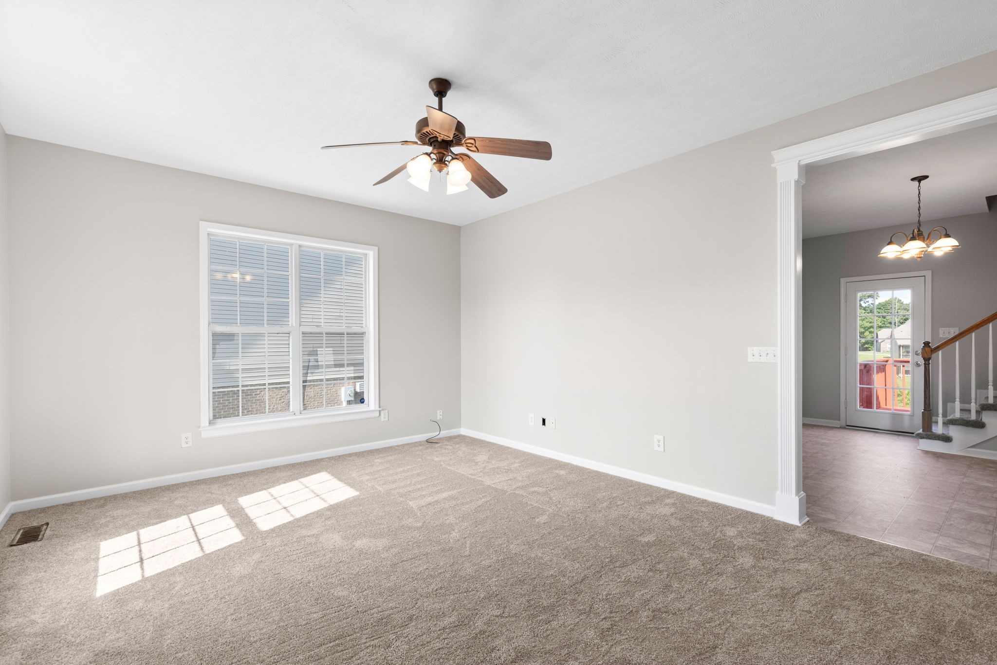 467 Berry Cir Property Photo 6