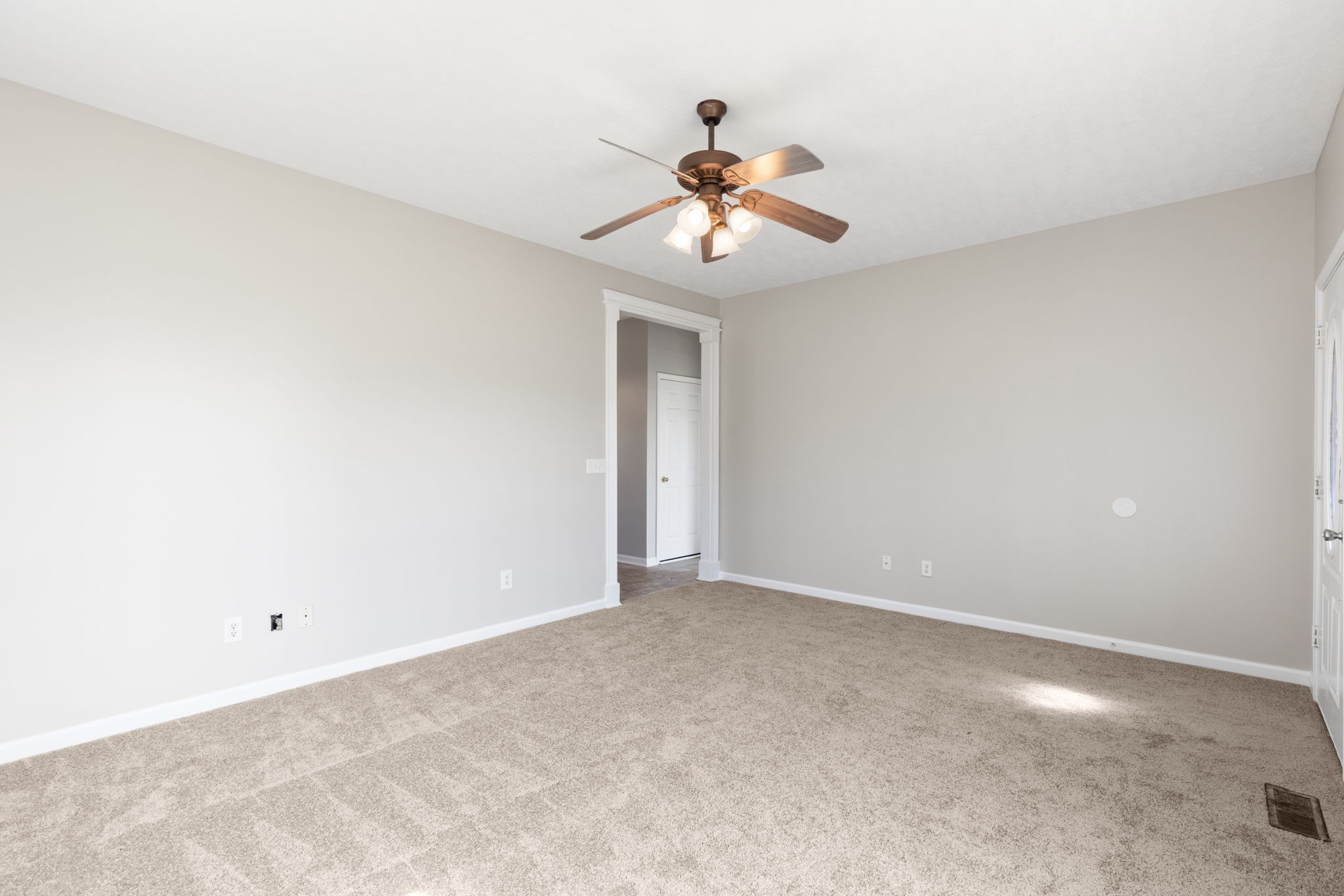 467 Berry Cir Property Photo 7