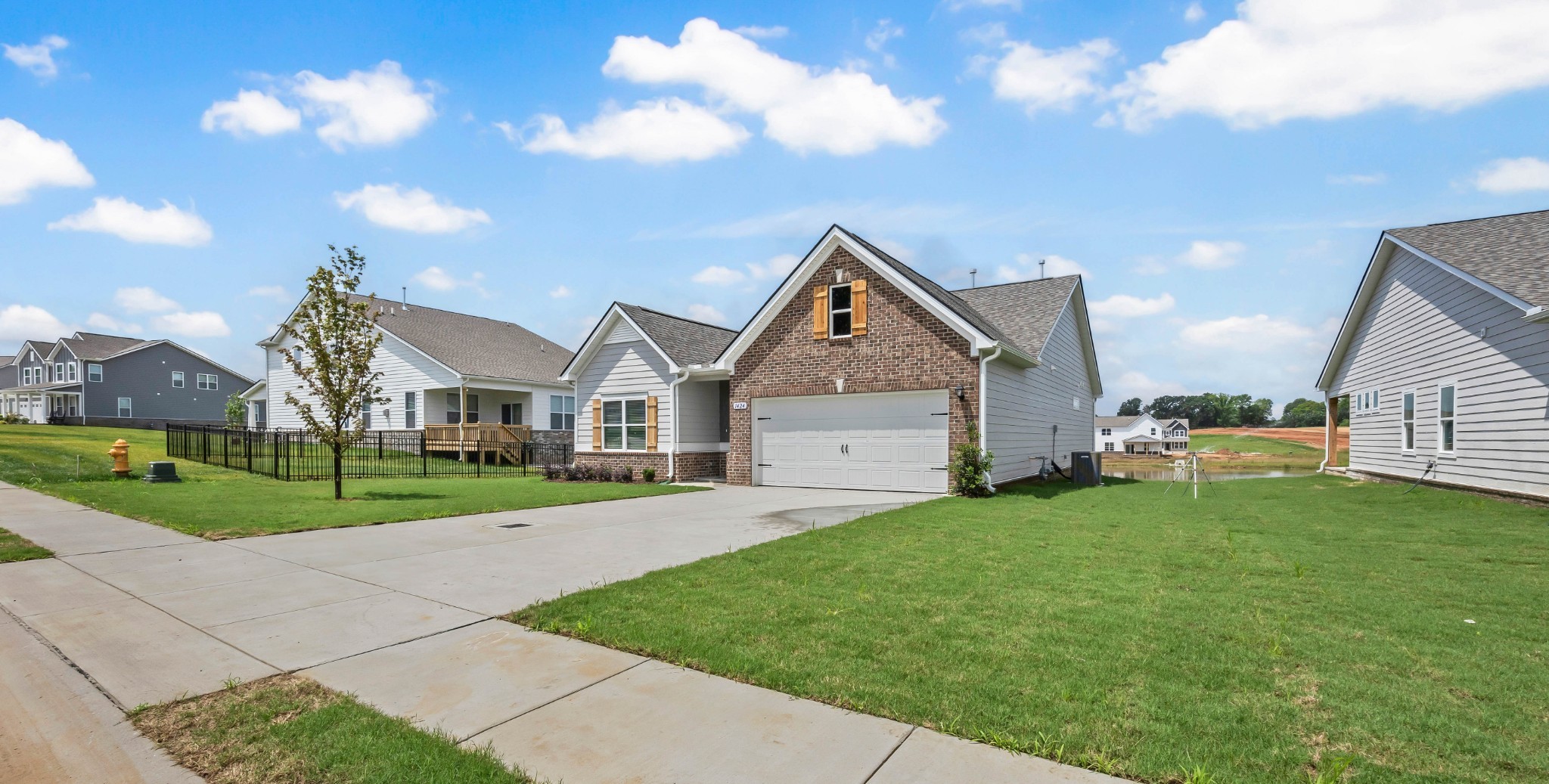 1424 English Oak Drive Property Photo 3