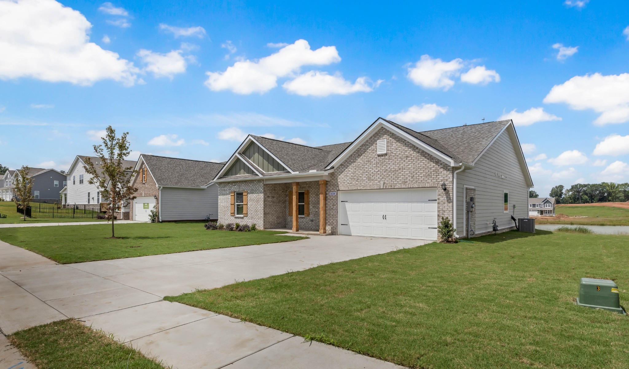 1420 English Oak Dr Property Photo 6