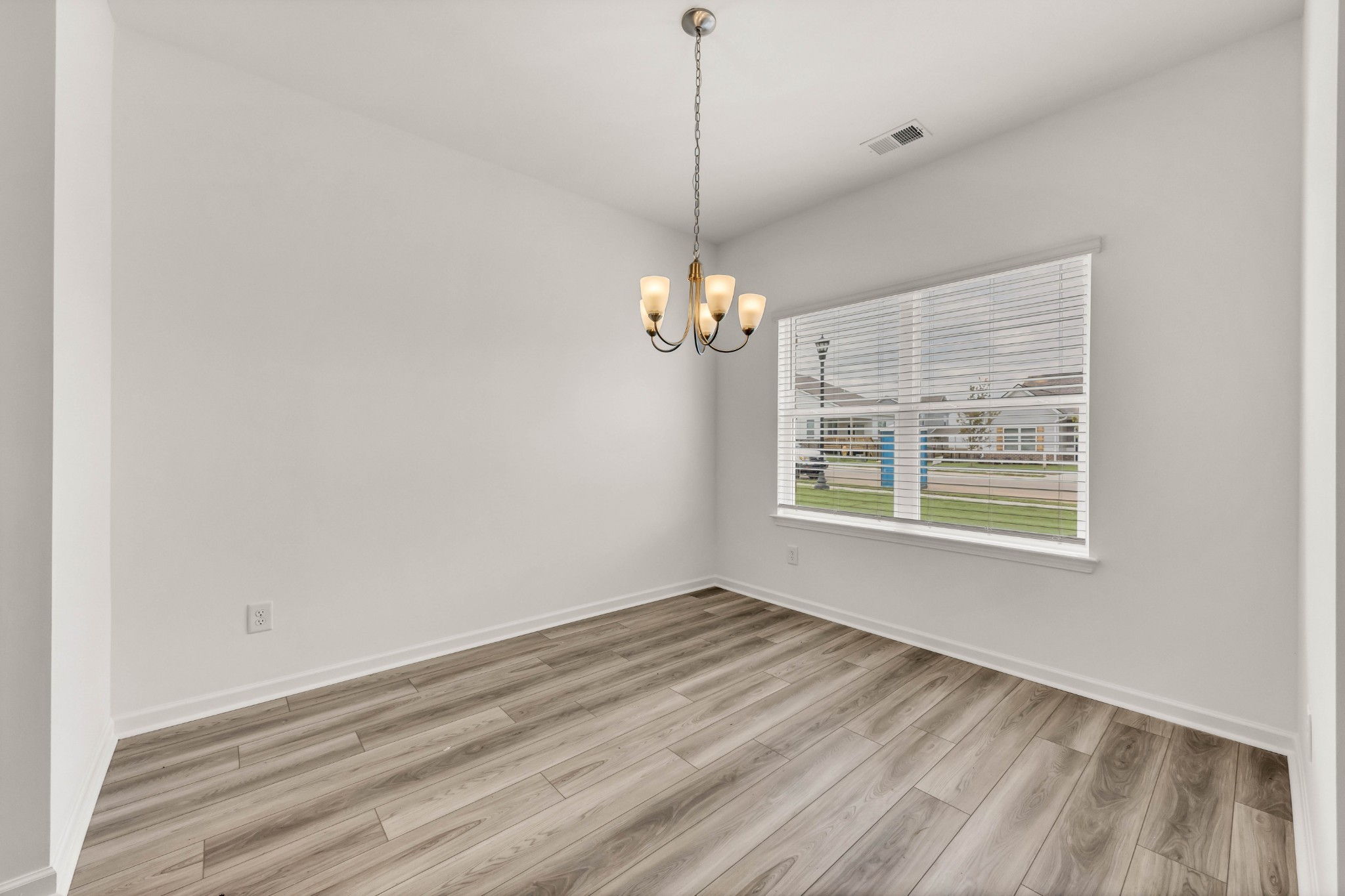 1421 English Oak Drive Property Photo 9