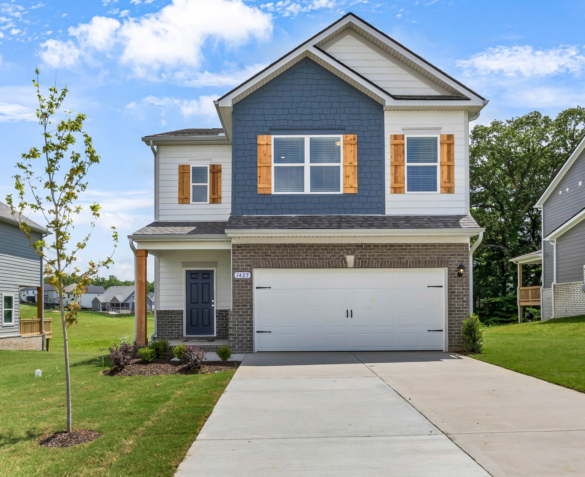 1425 English Oak Drive Property Photo 1