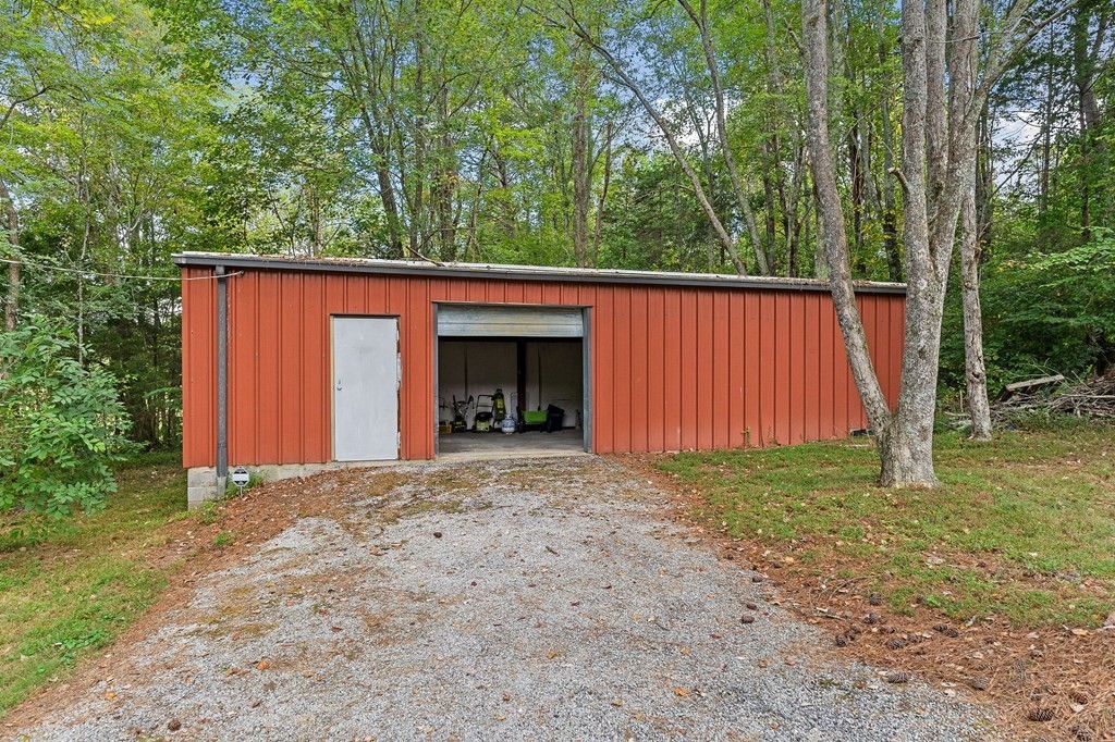 4053 Freehill Rd Property Photo 22