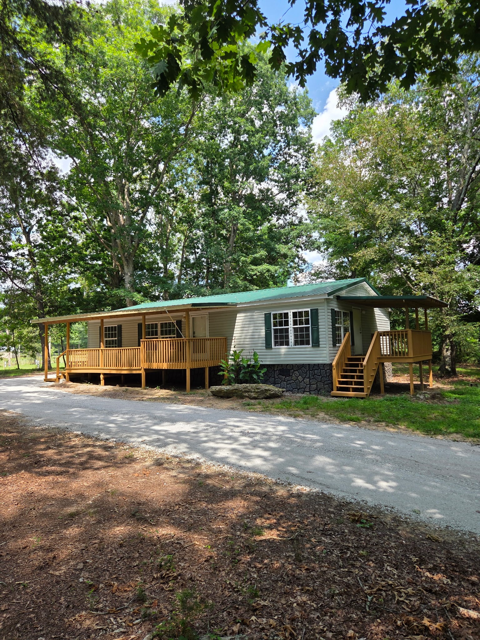 131 Laurel Trails Ln Property Photo 1