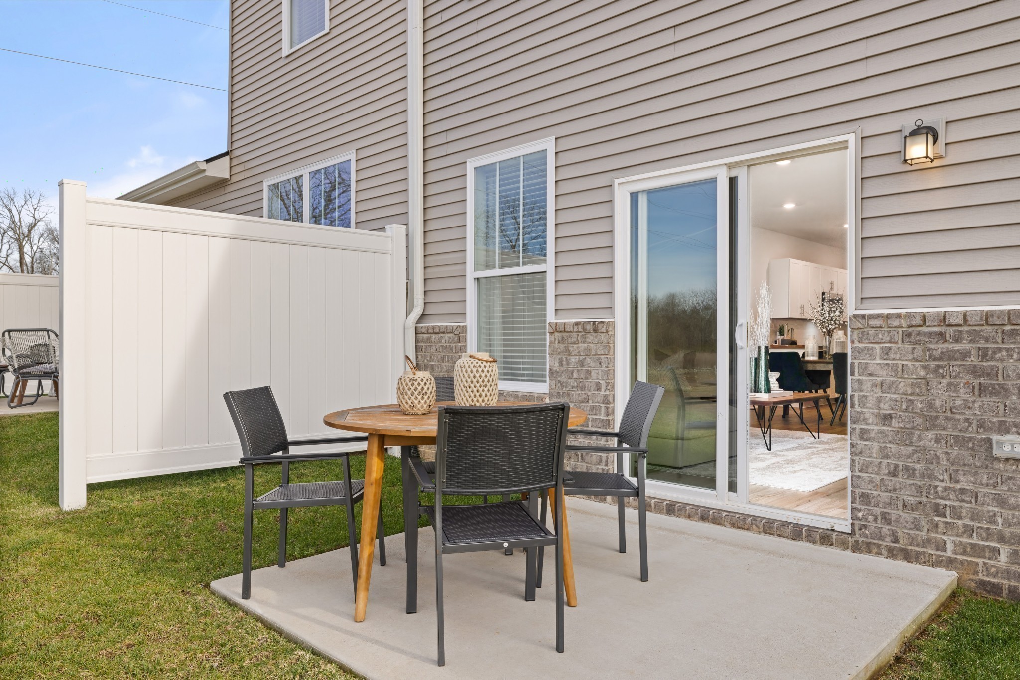 1651 Manuka Lane Property Photo 4