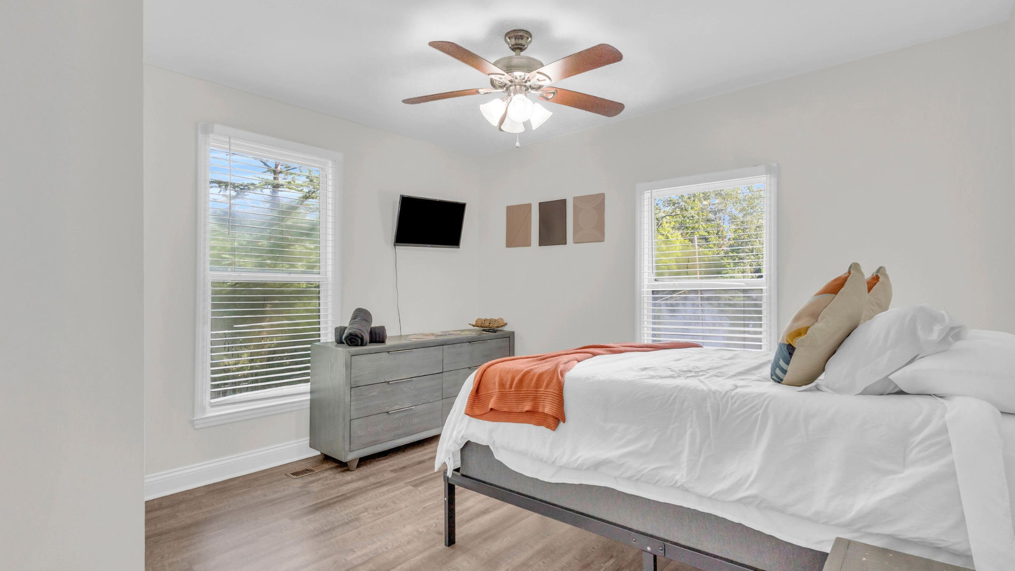 418 Thompson Street Property Photo 11