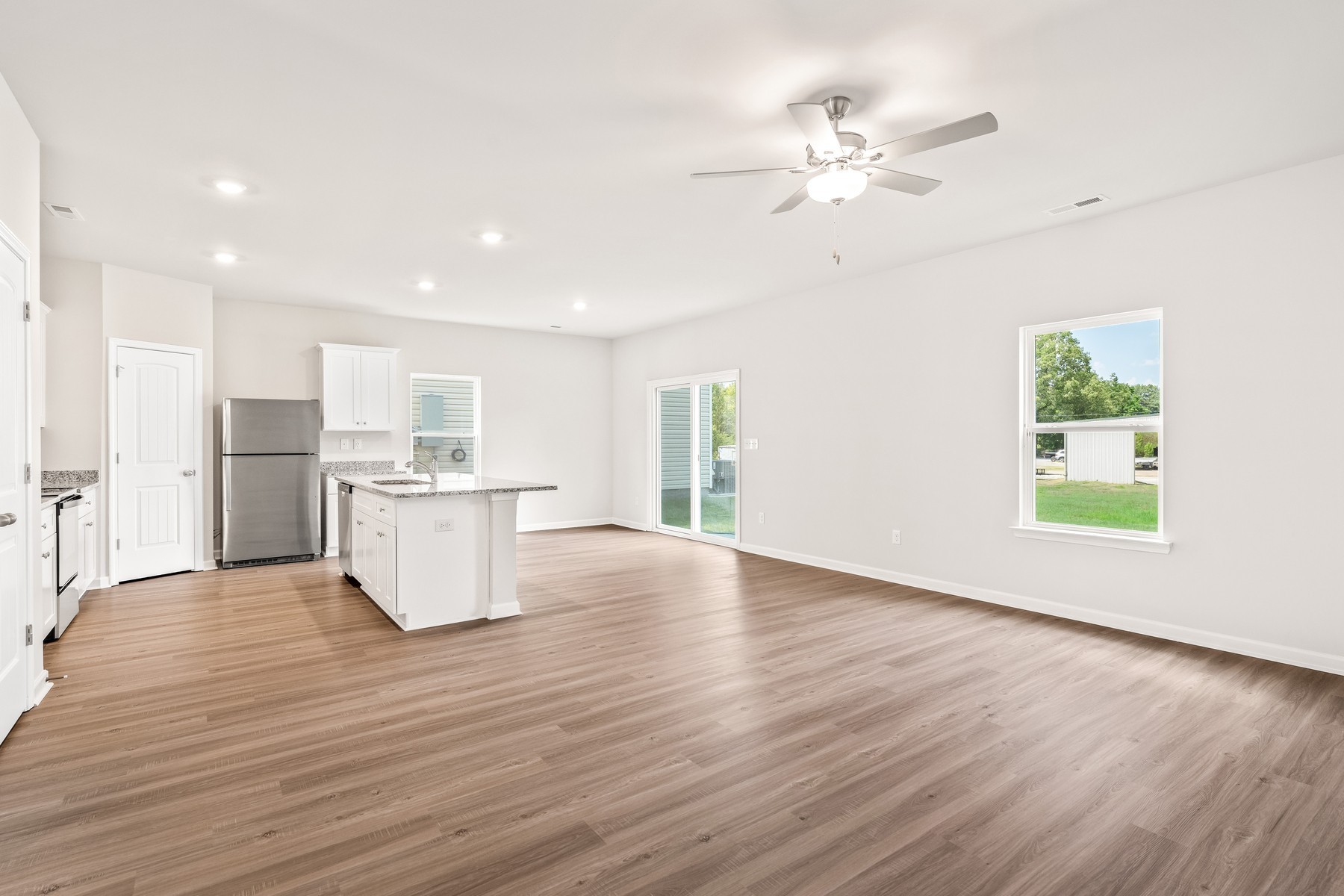 2040 Lala Loop Property Photo 4