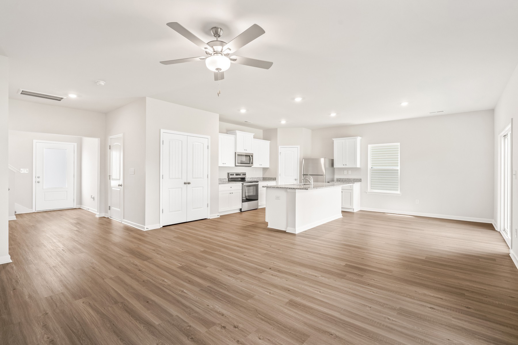 2042 Lala Loop Property Photo 3