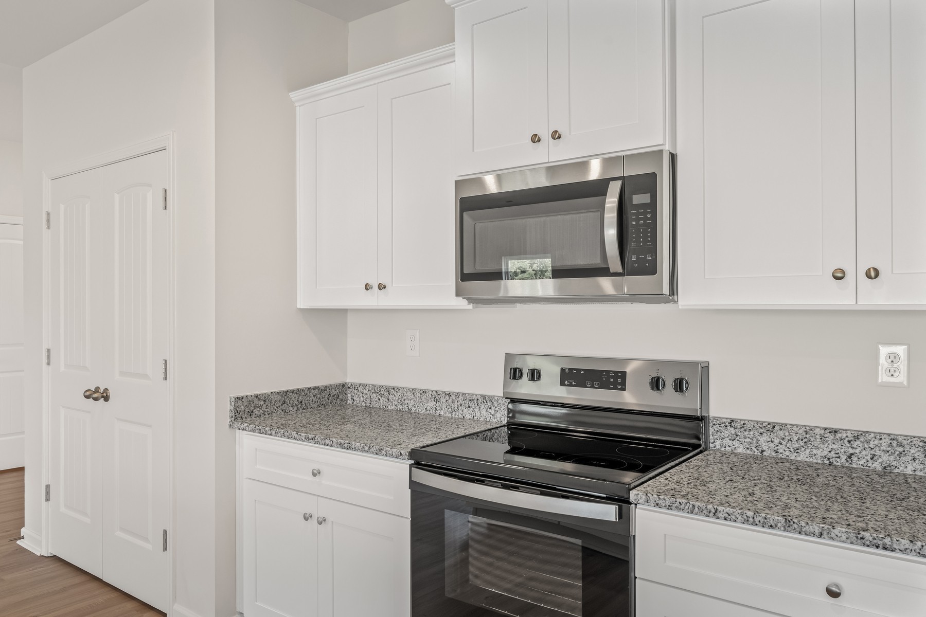 2042 Lala Loop Property Photo 6