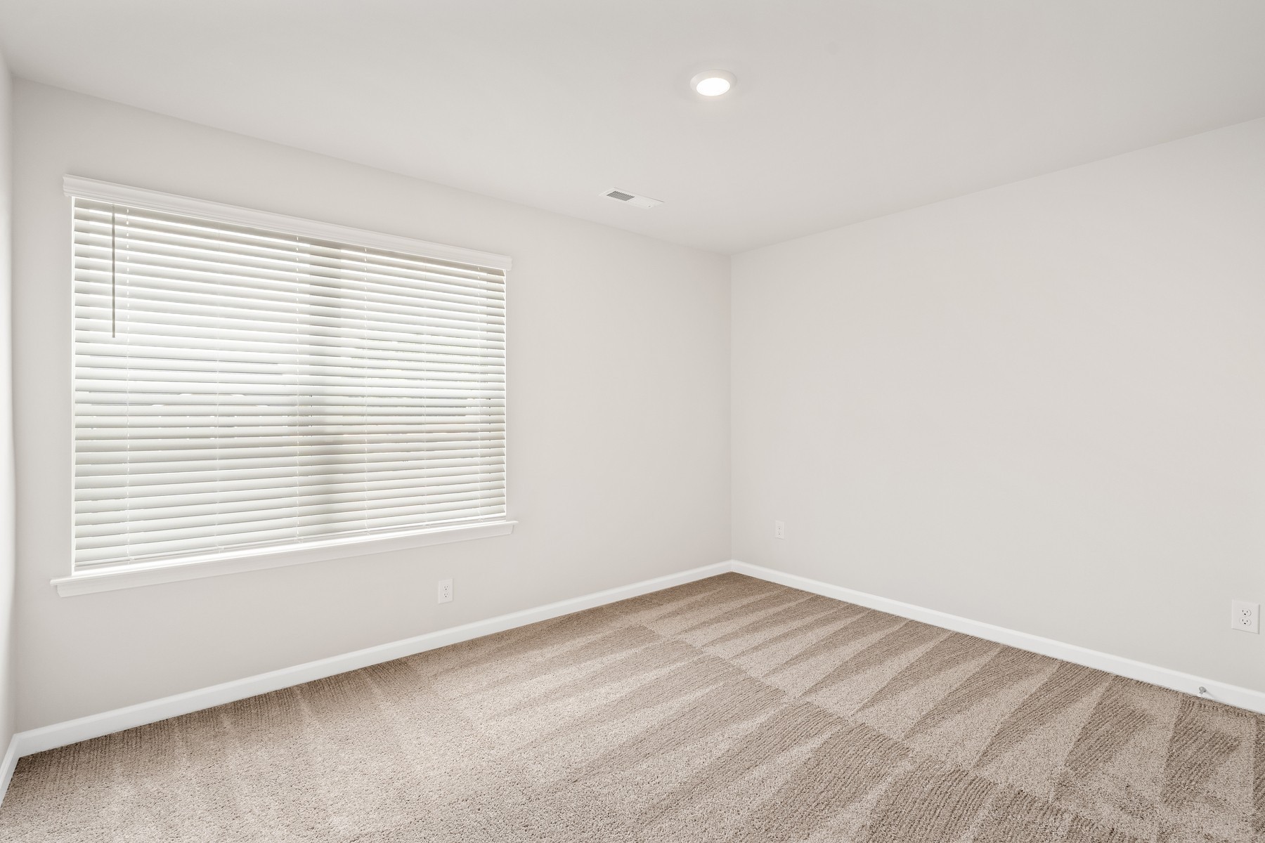 2042 Lala Loop Property Photo 13
