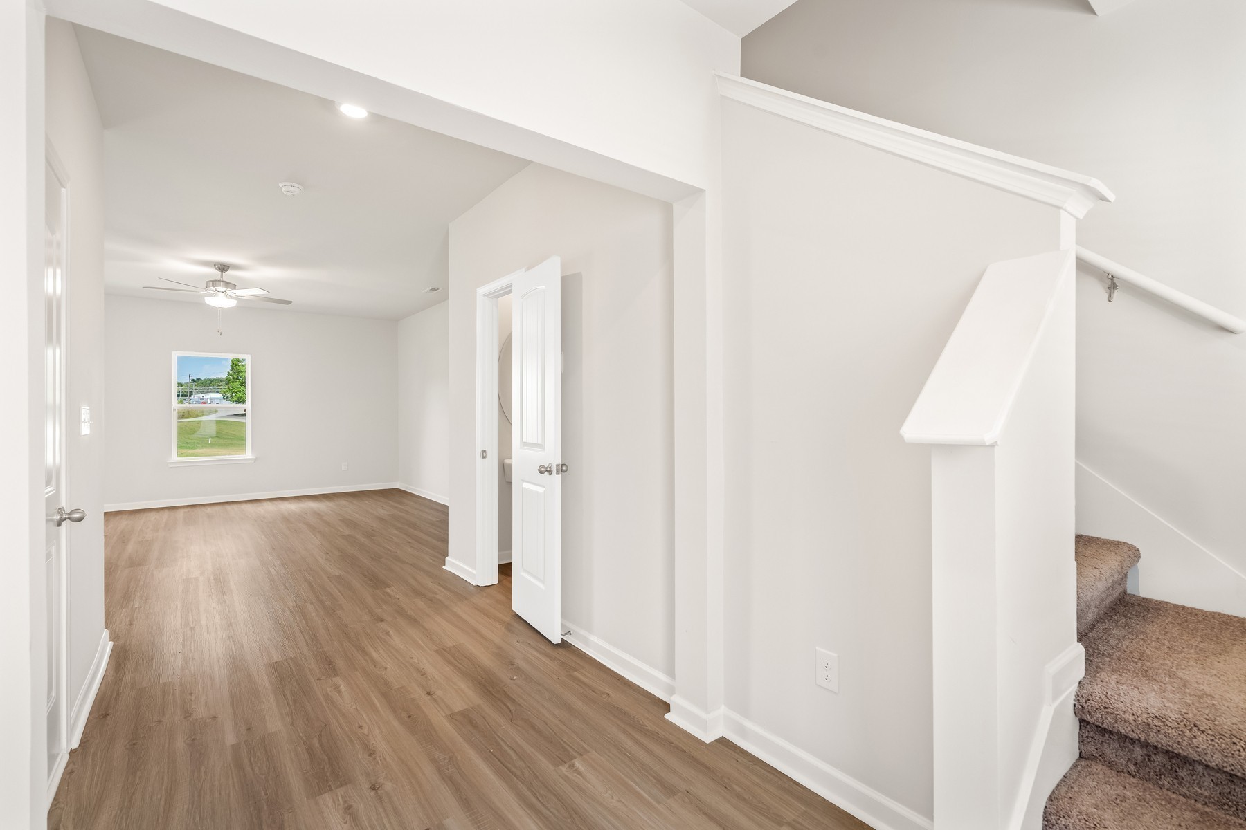 2043 Lala Loop Property Photo 2