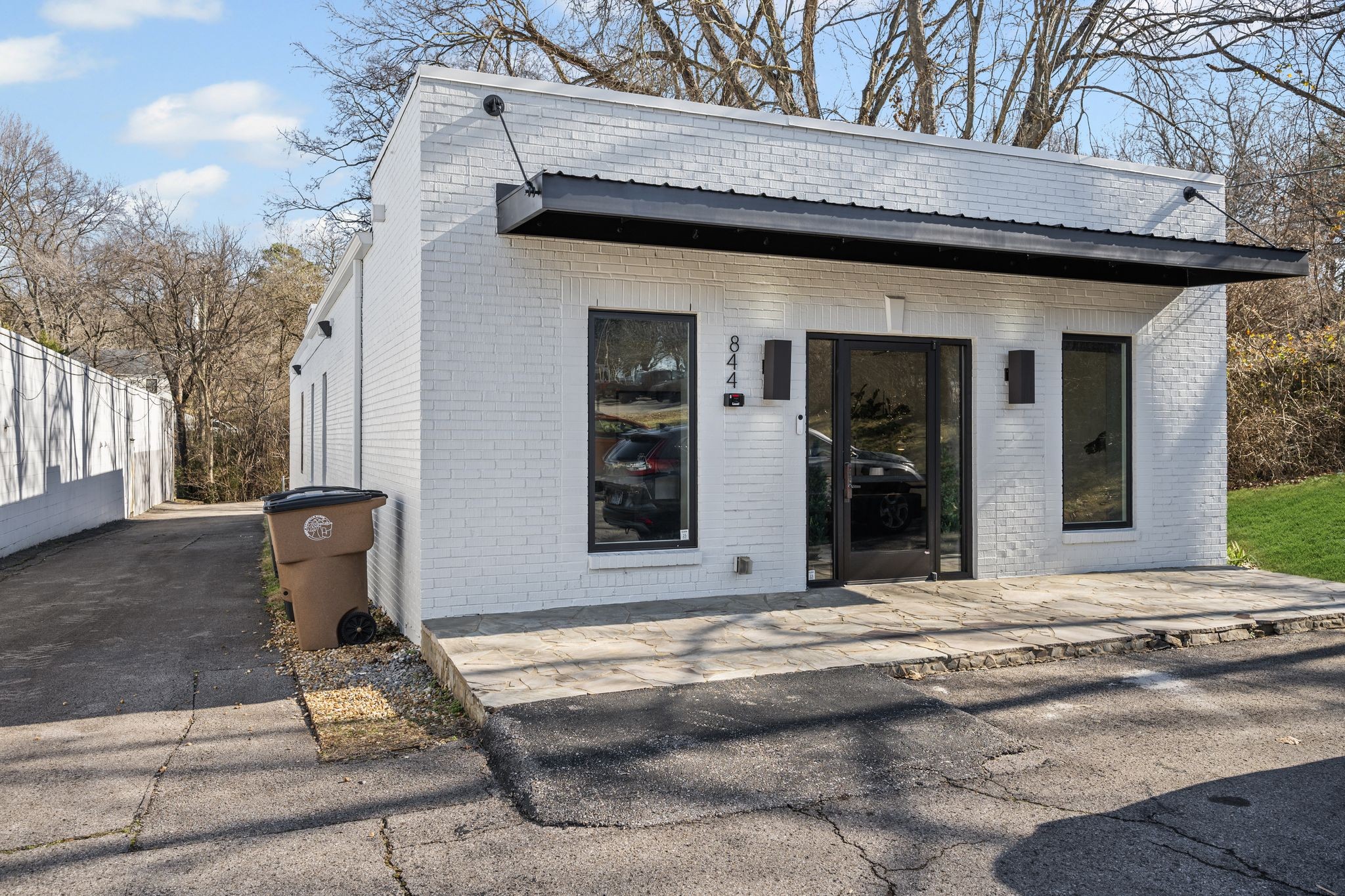 844 Hillwood Blvd Property Photo 3