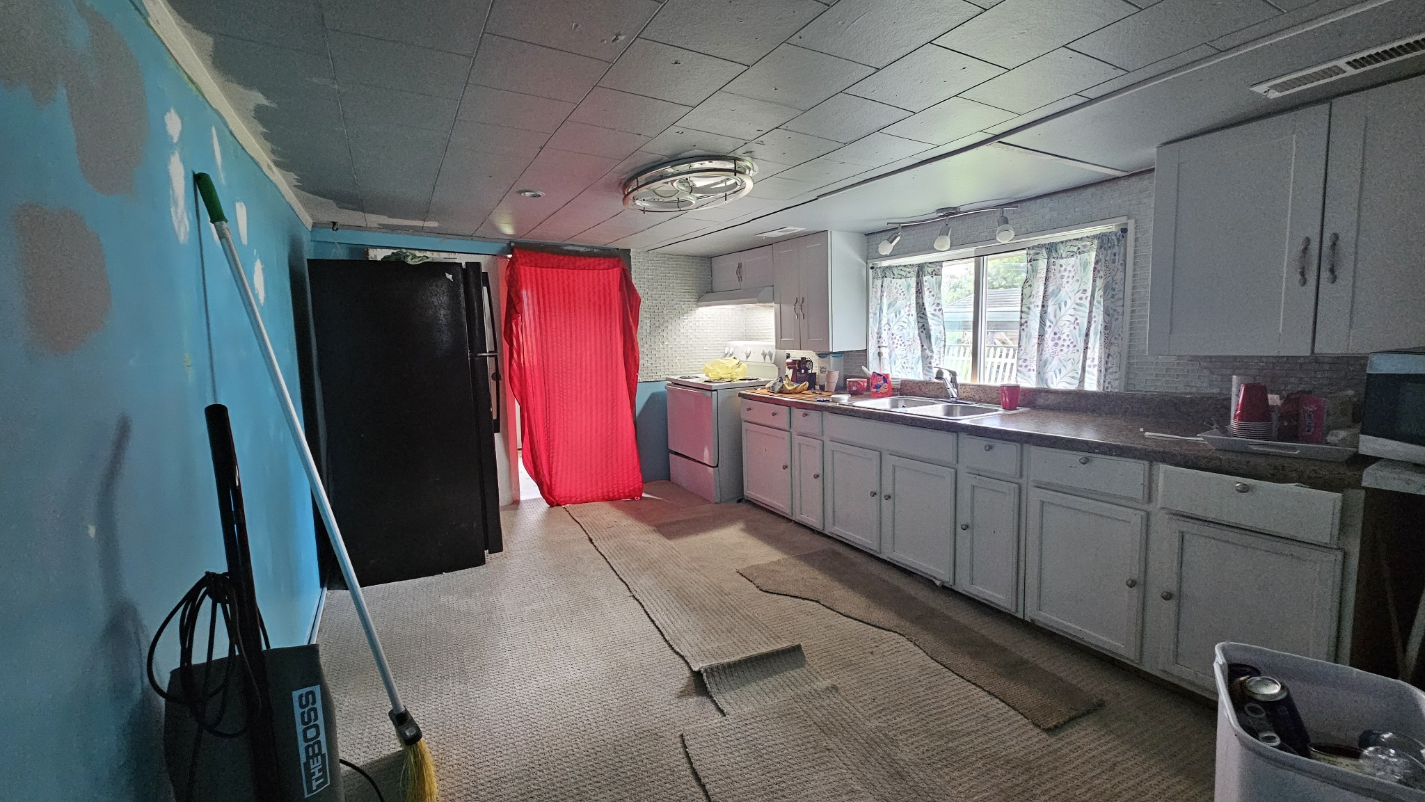 238 Linden St Property Photo 5