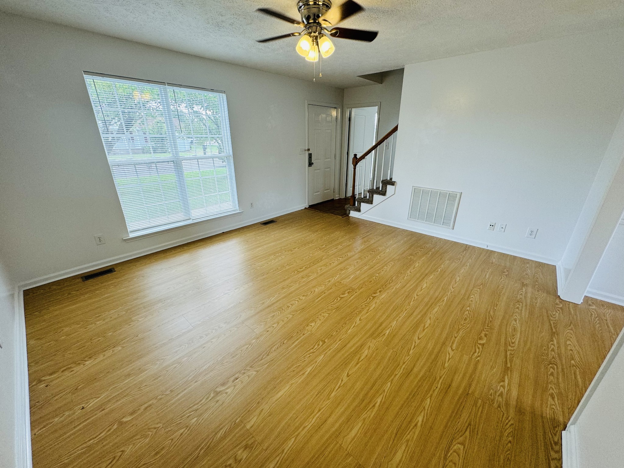 2507 Floyd Ave Property Photo 9