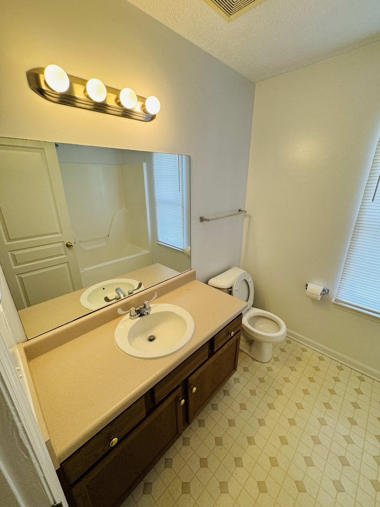 2507 Floyd Ave Property Photo 16