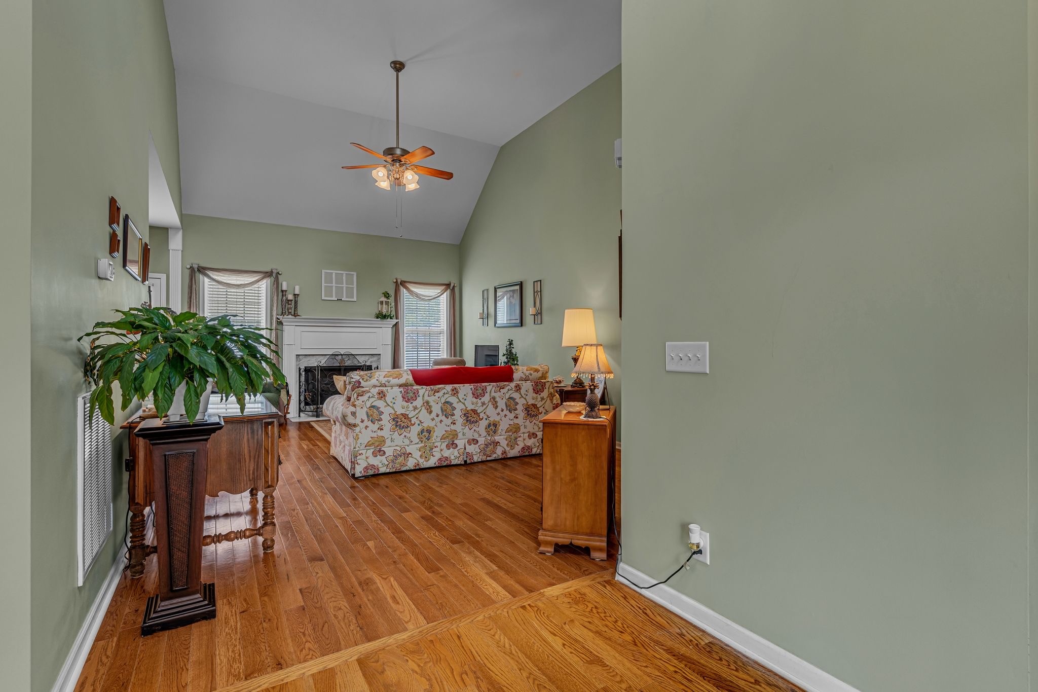 1008 Graceland Way Property Photo 6