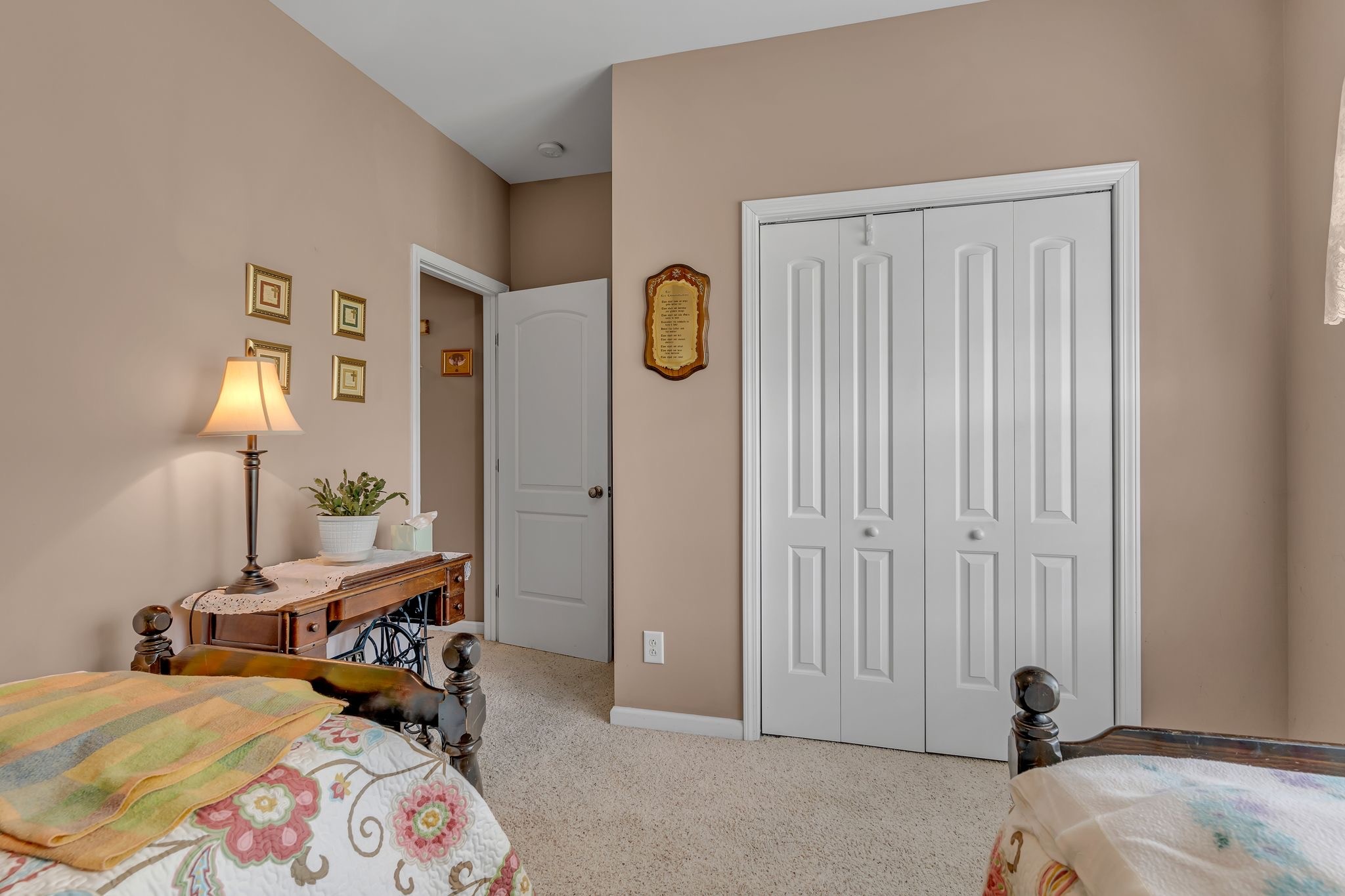 1008 Graceland Way Property Photo 18