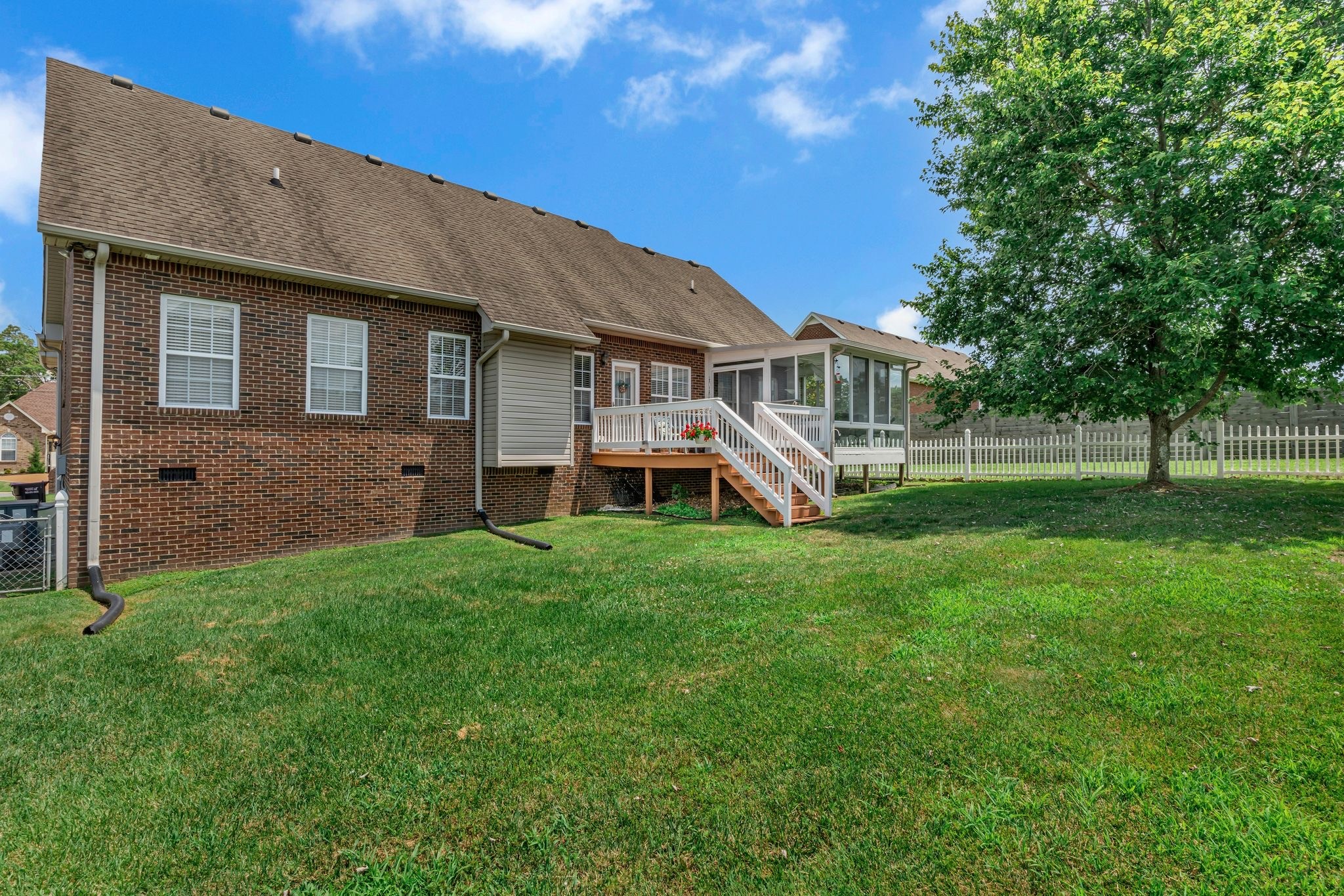 1008 Graceland Way Property Photo 35
