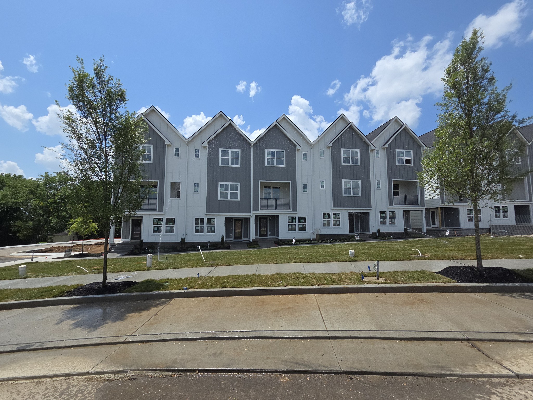 3354 Conviser Dr Property Photo 2
