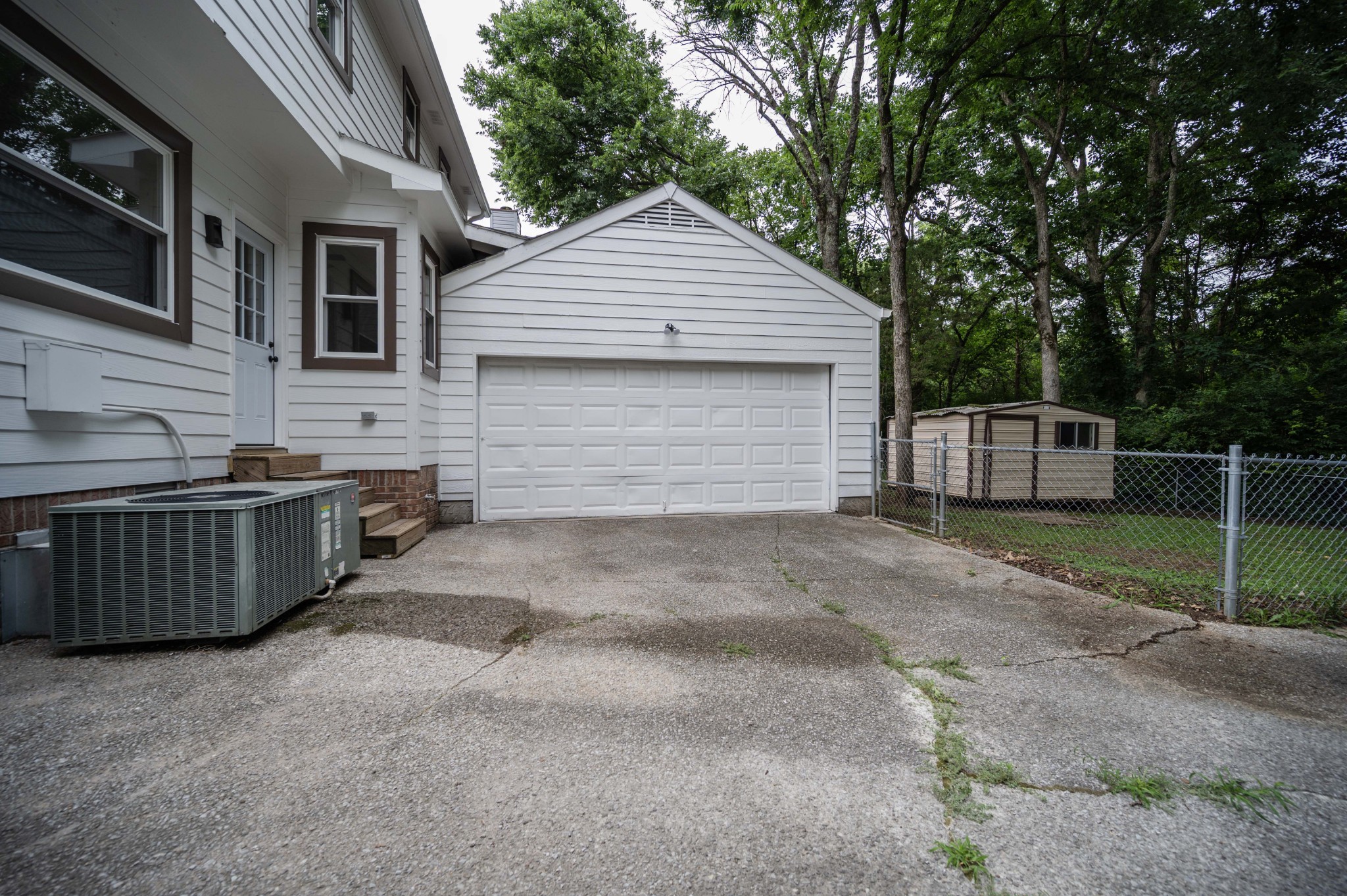 4037 Calumet Dr Property Photo 3