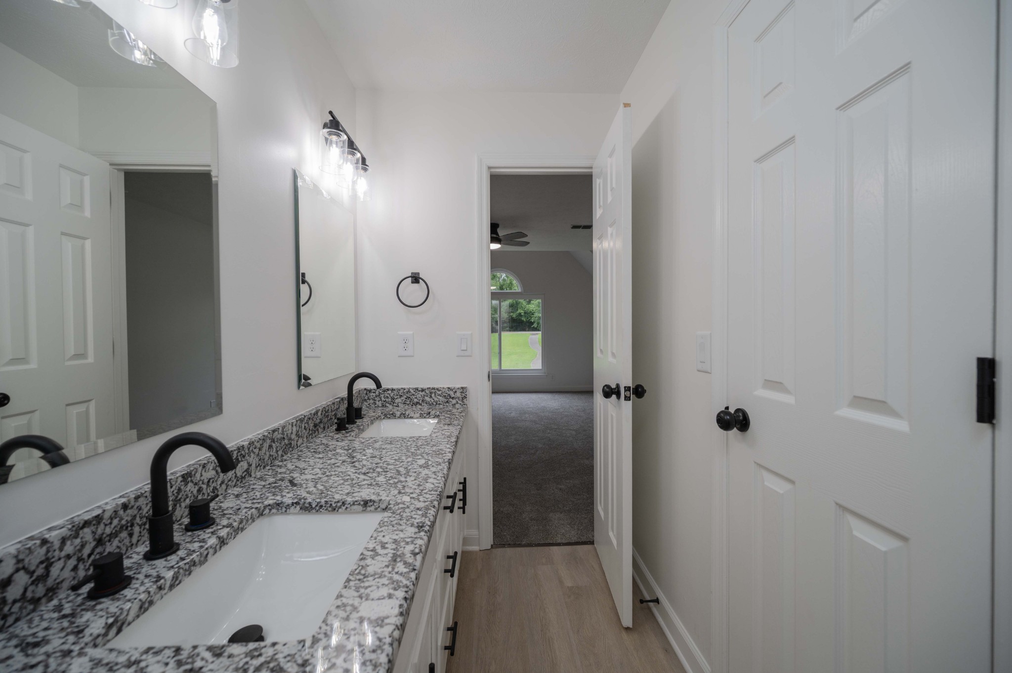 4037 Calumet Dr Property Photo 23