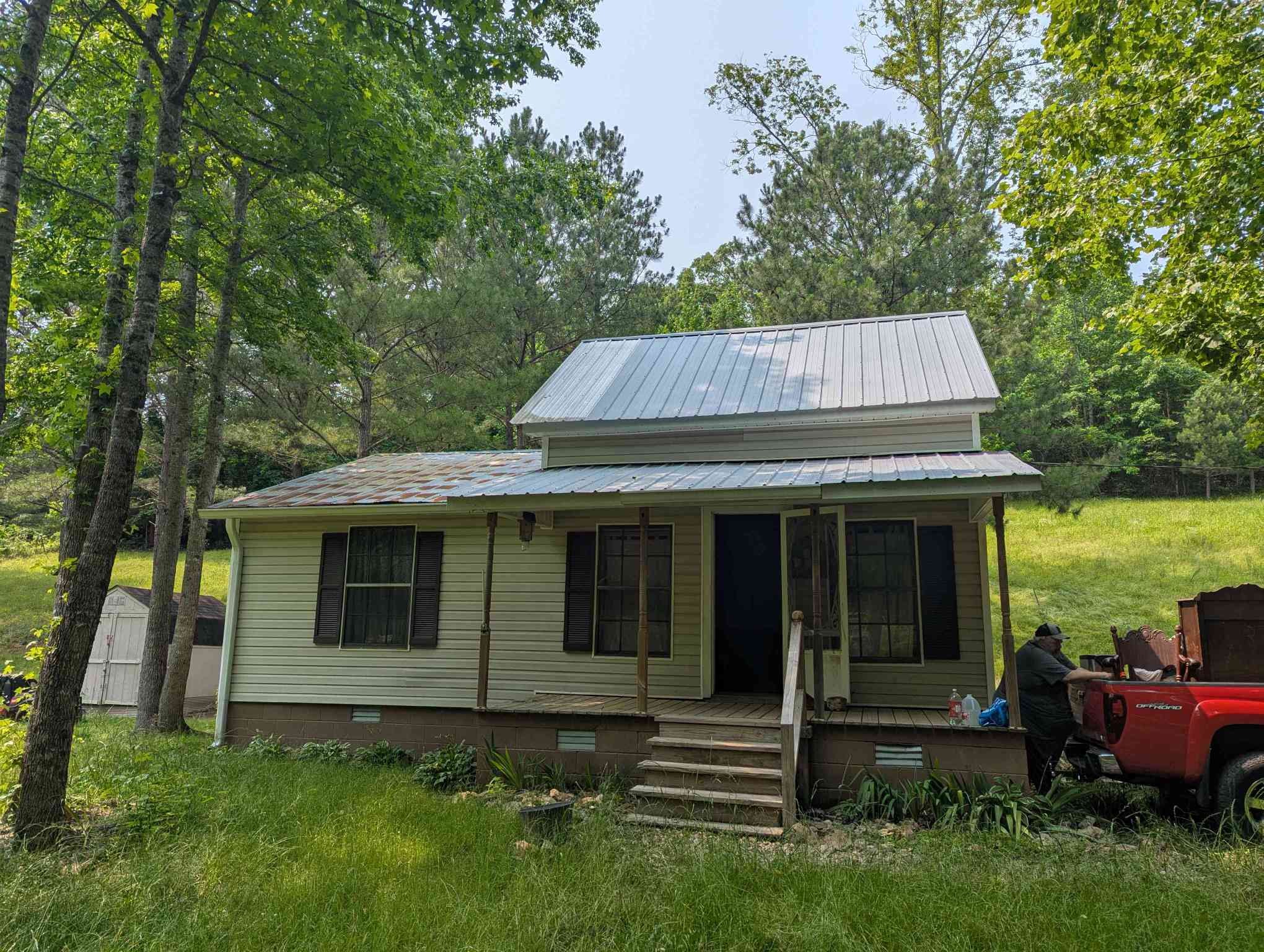 304 Fox Hollow Rd Property Photo 1