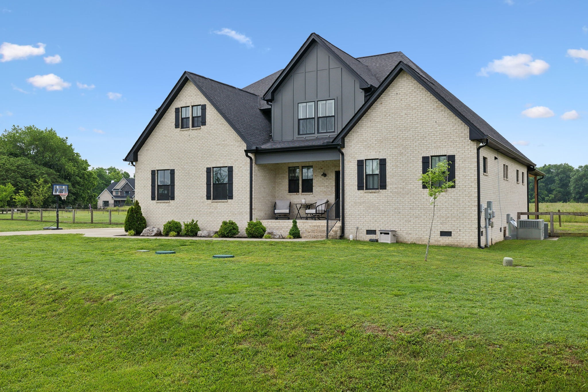108 Hawksbeard Ct Property Photo 5