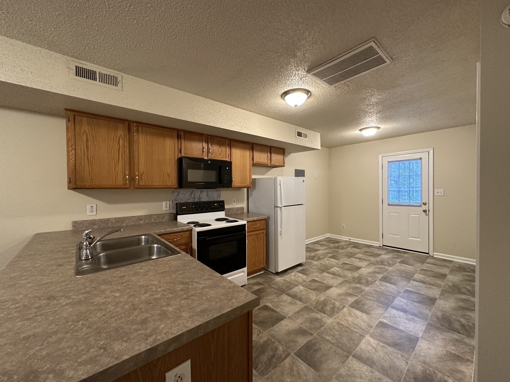 3822 Jockey Drive Property Photo 6