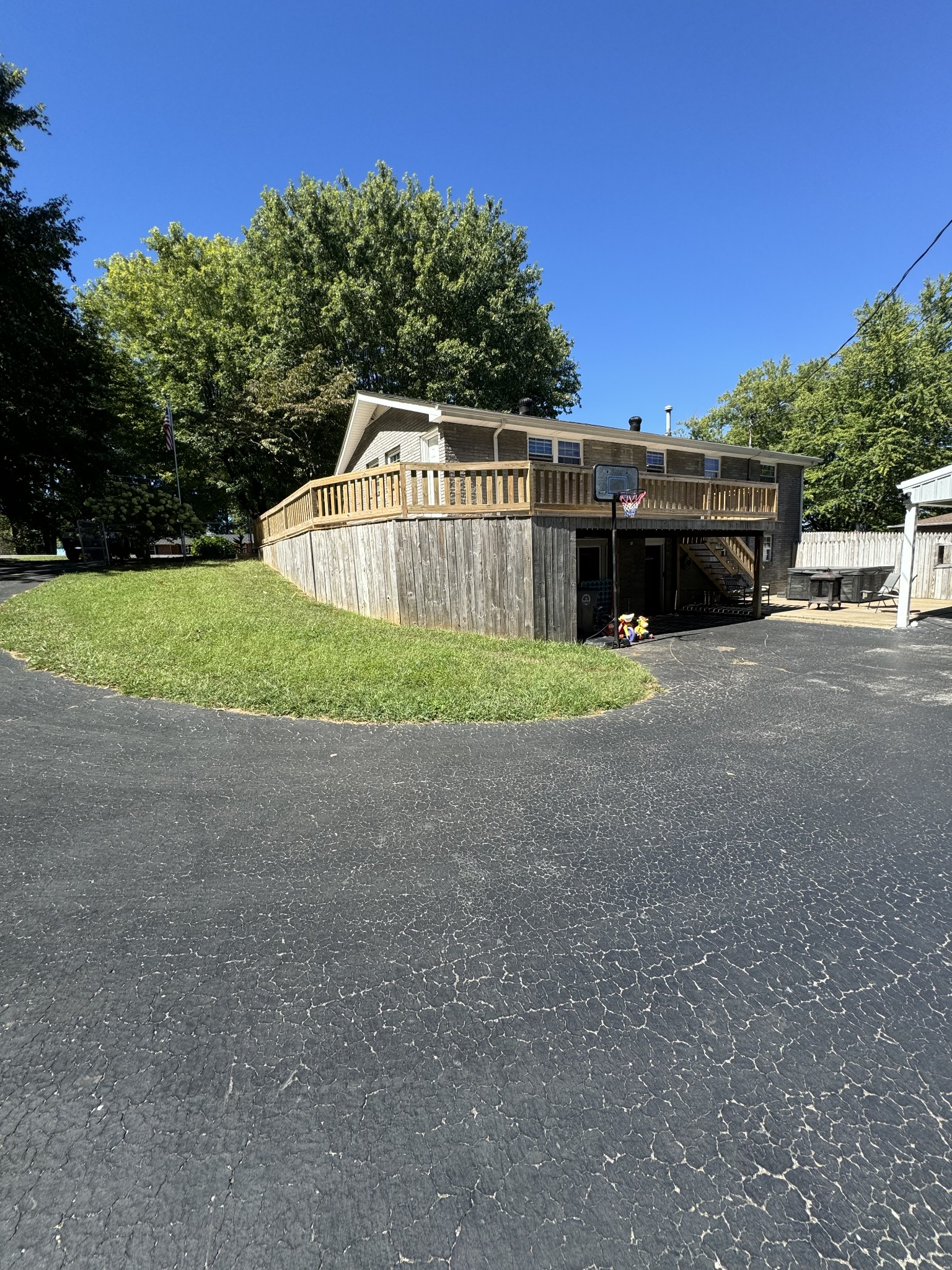 1304 Ellington Dr Property Photo 18